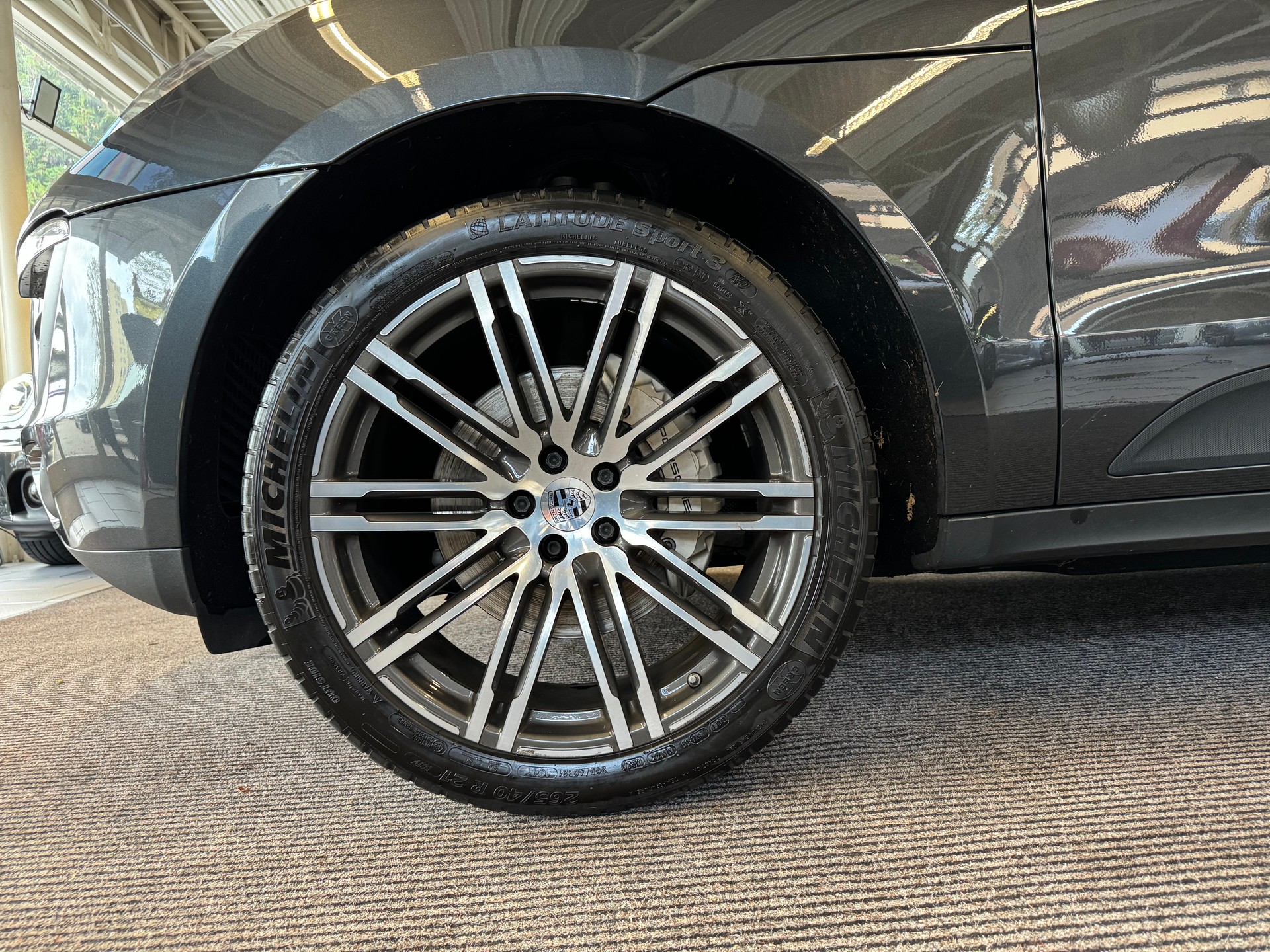 PORSCHE Macan S PDK | CH Swiss Package | Luftfederung | 21" | PDLS+ | PANORAMA | Memory | DAB+ |-image-2