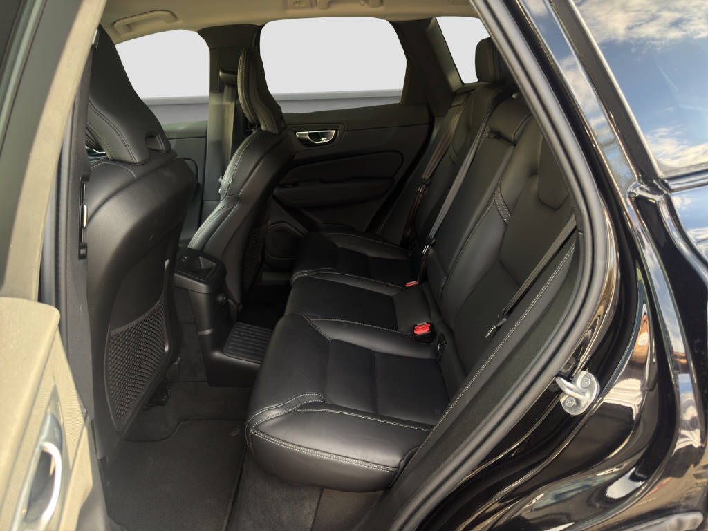 VOLVO XC60 2.0 T6 TE Plus Dark eAWD-image-12