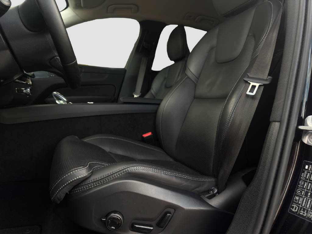 VOLVO XC60 2.0 T6 TE Plus Dark eAWD-image-7