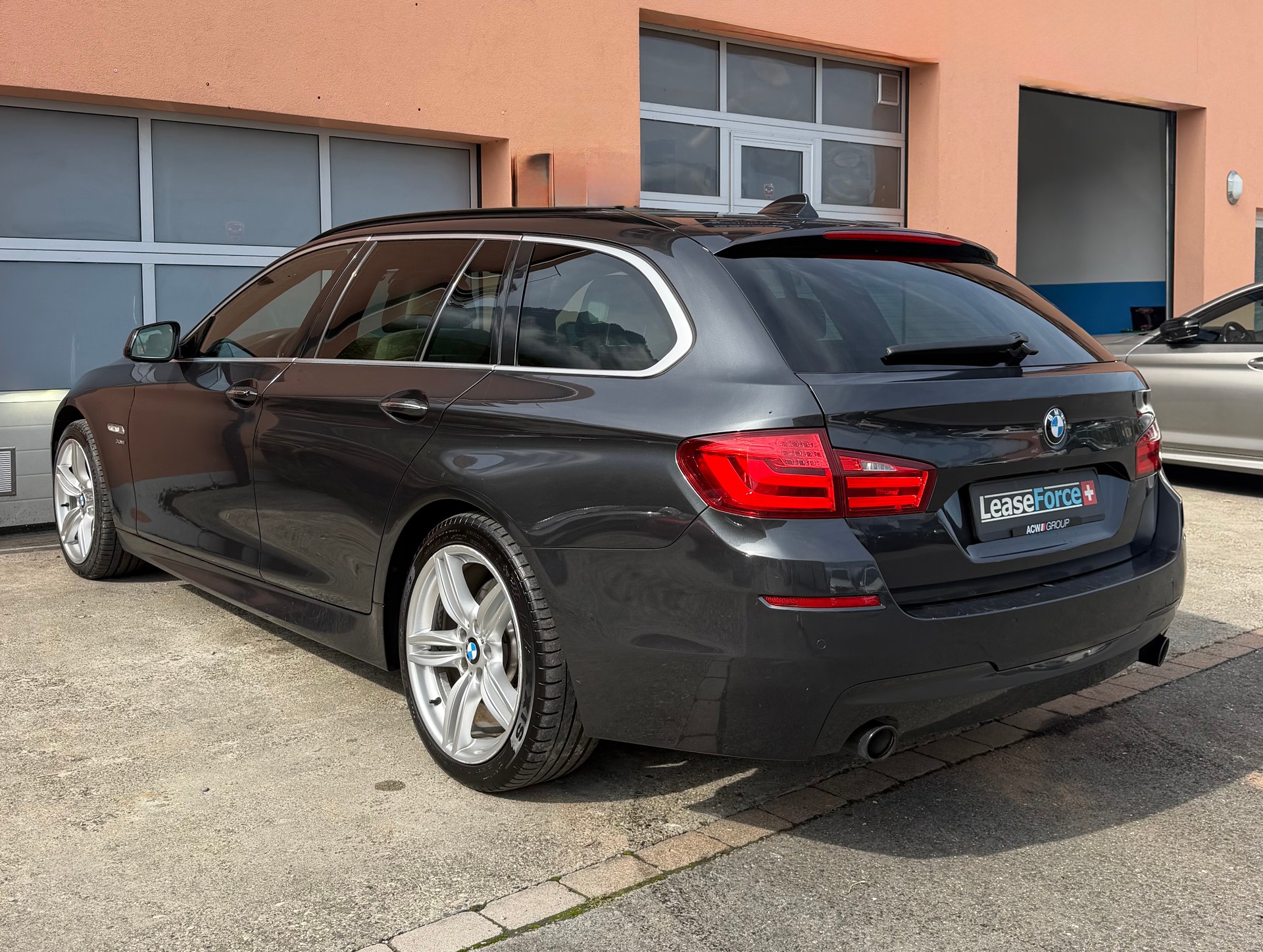 BMW 535d xDrive Pack-M Touring Steptronic-image-2