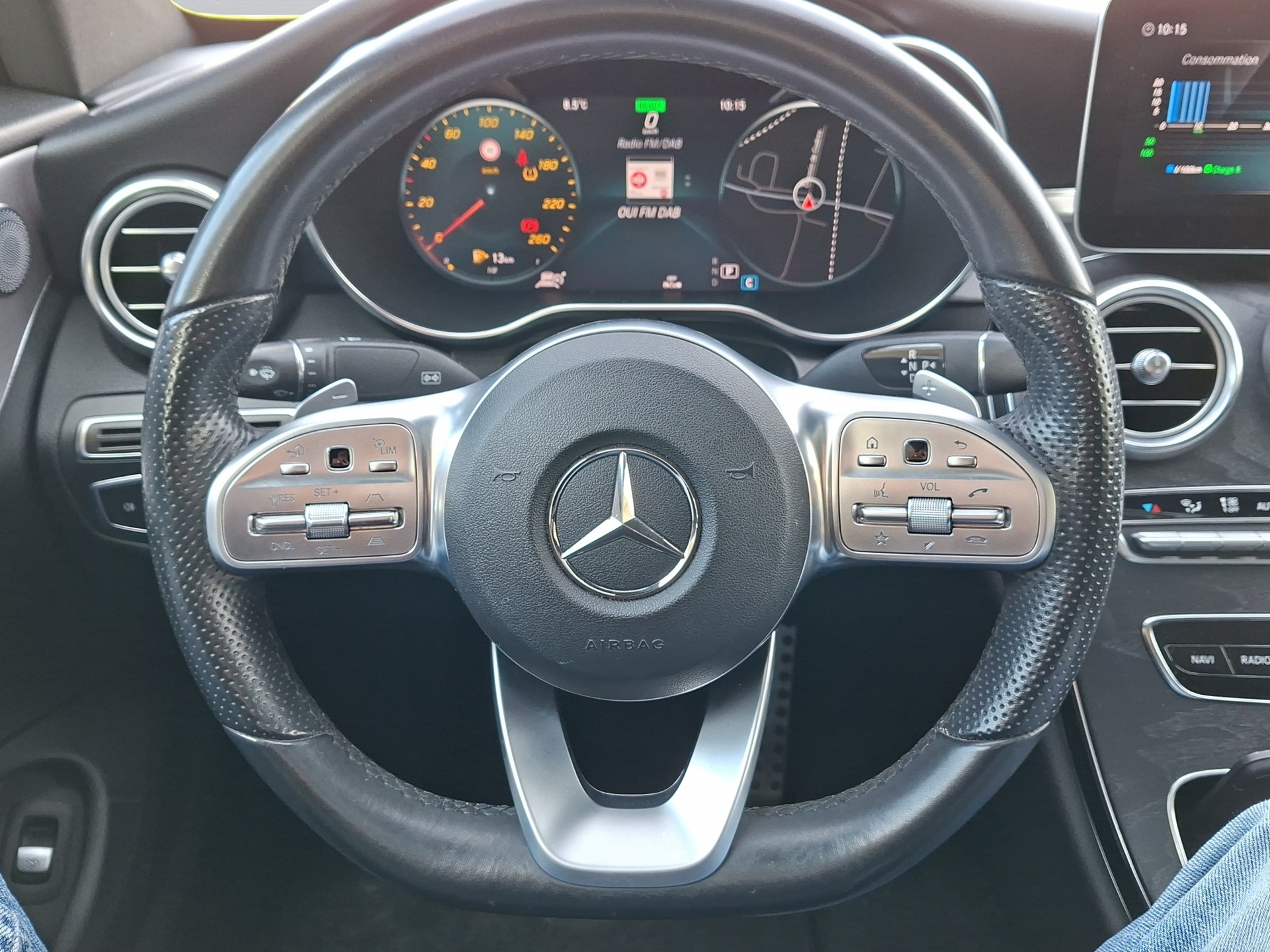 MERCEDES-BENZ C 200 Coupé 4Matic AMG Line 9G-Tronic-image-9
