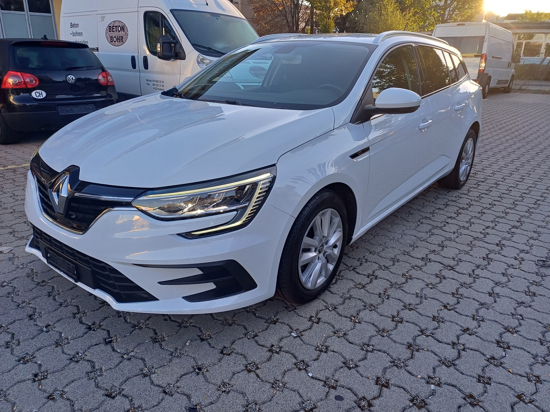 RENAULT Mégane Grandtour 1.5 dCi Business EDC-image-1