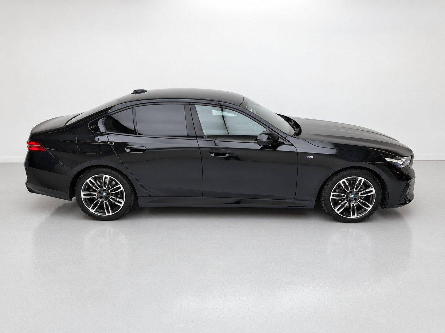 BMW 520d 48V M Sport Pro Steptronic-image-9
