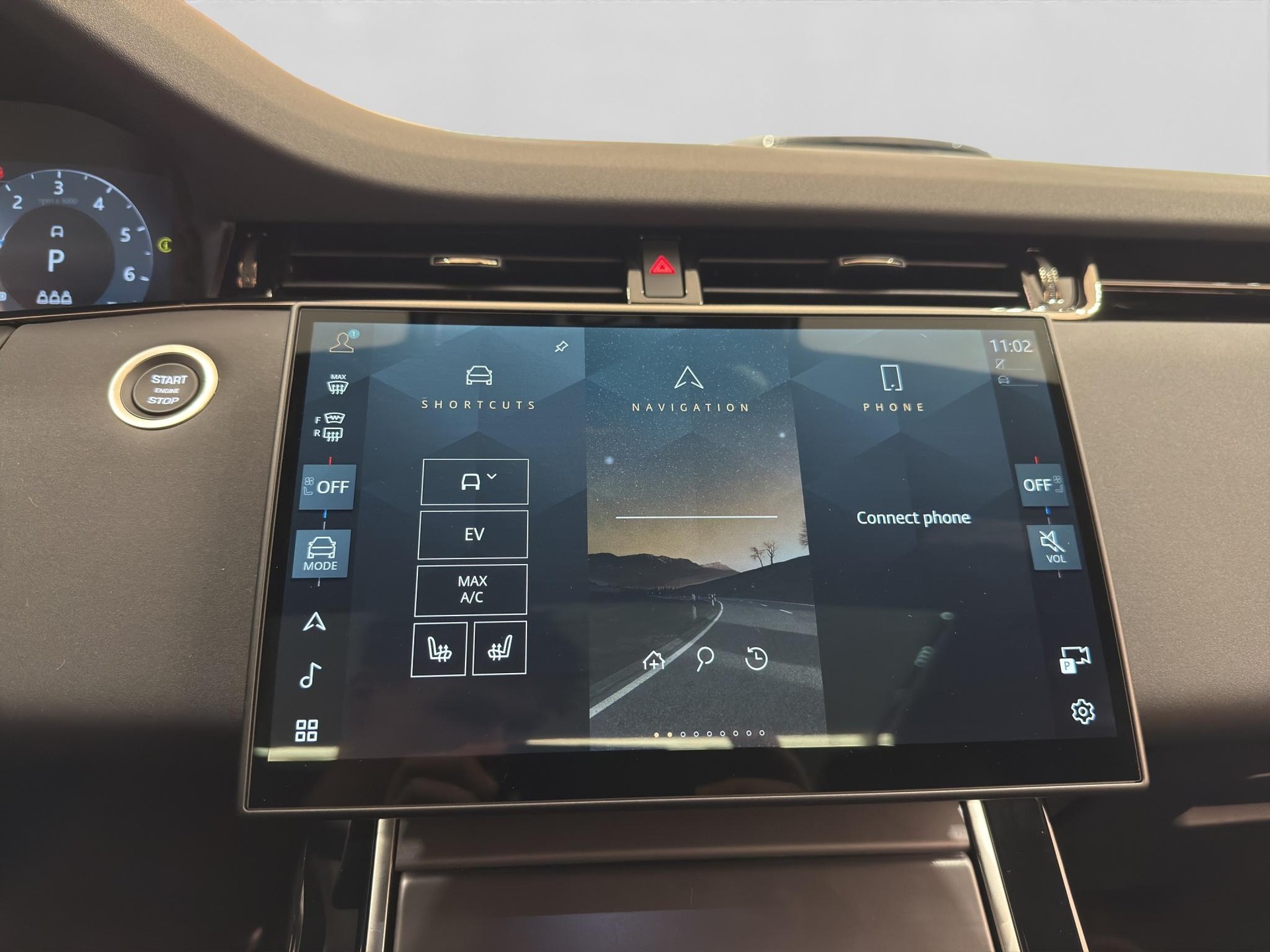 LAND ROVER Range Rover Evoque 1.5 T 270e S-image-4