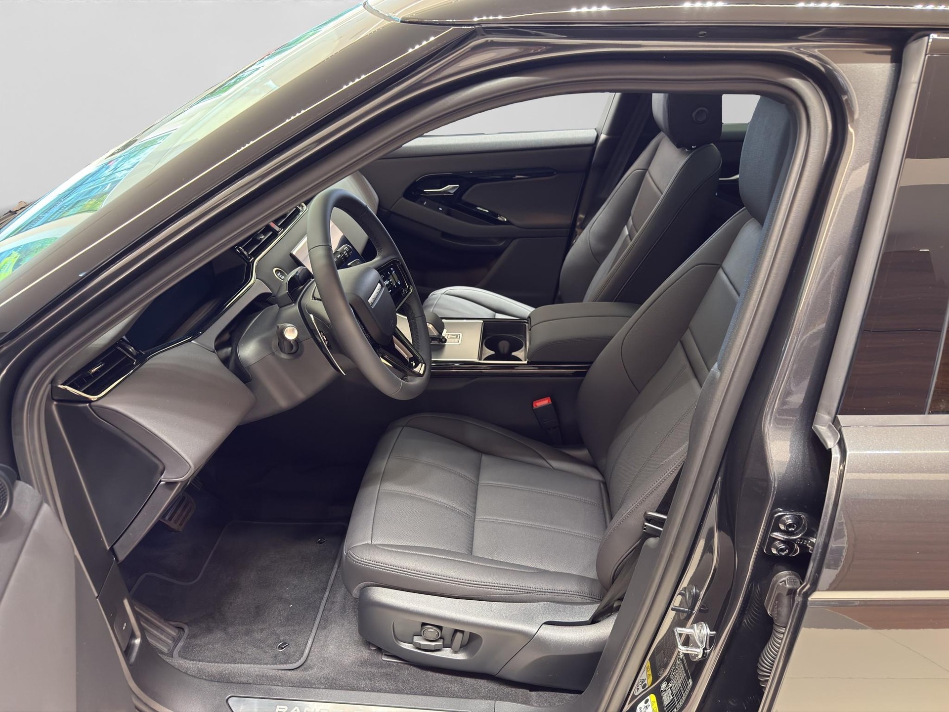 LAND ROVER Range Rover Evoque 1.5 T 270e S-image-1
