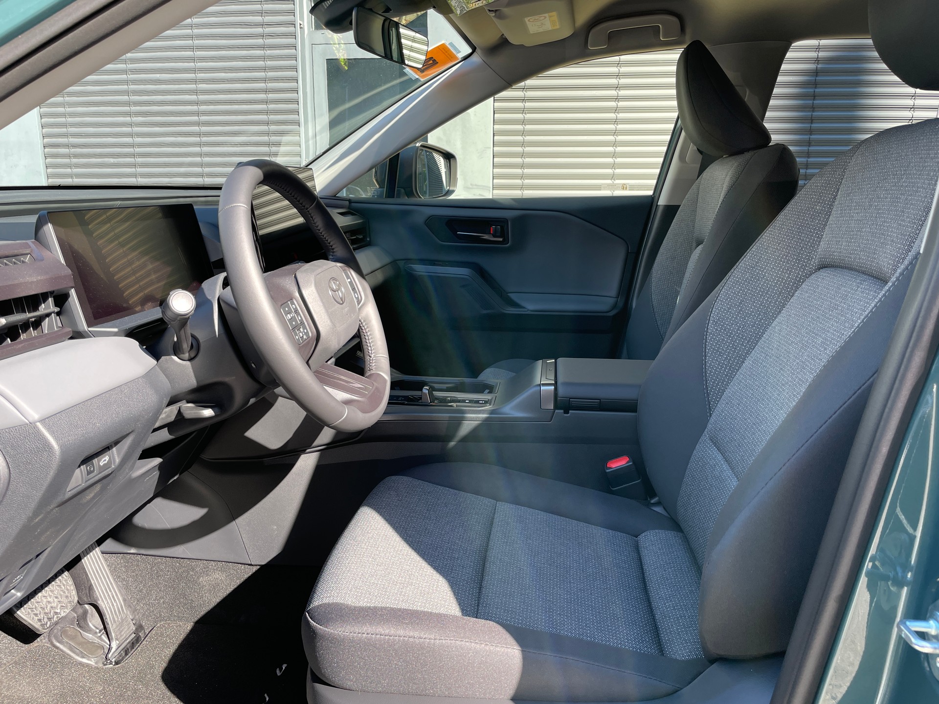 TOYOTA RAV-4 2.5 HSD Trend e-CVT AWD, MODELL 2027 mit AHK-image-9