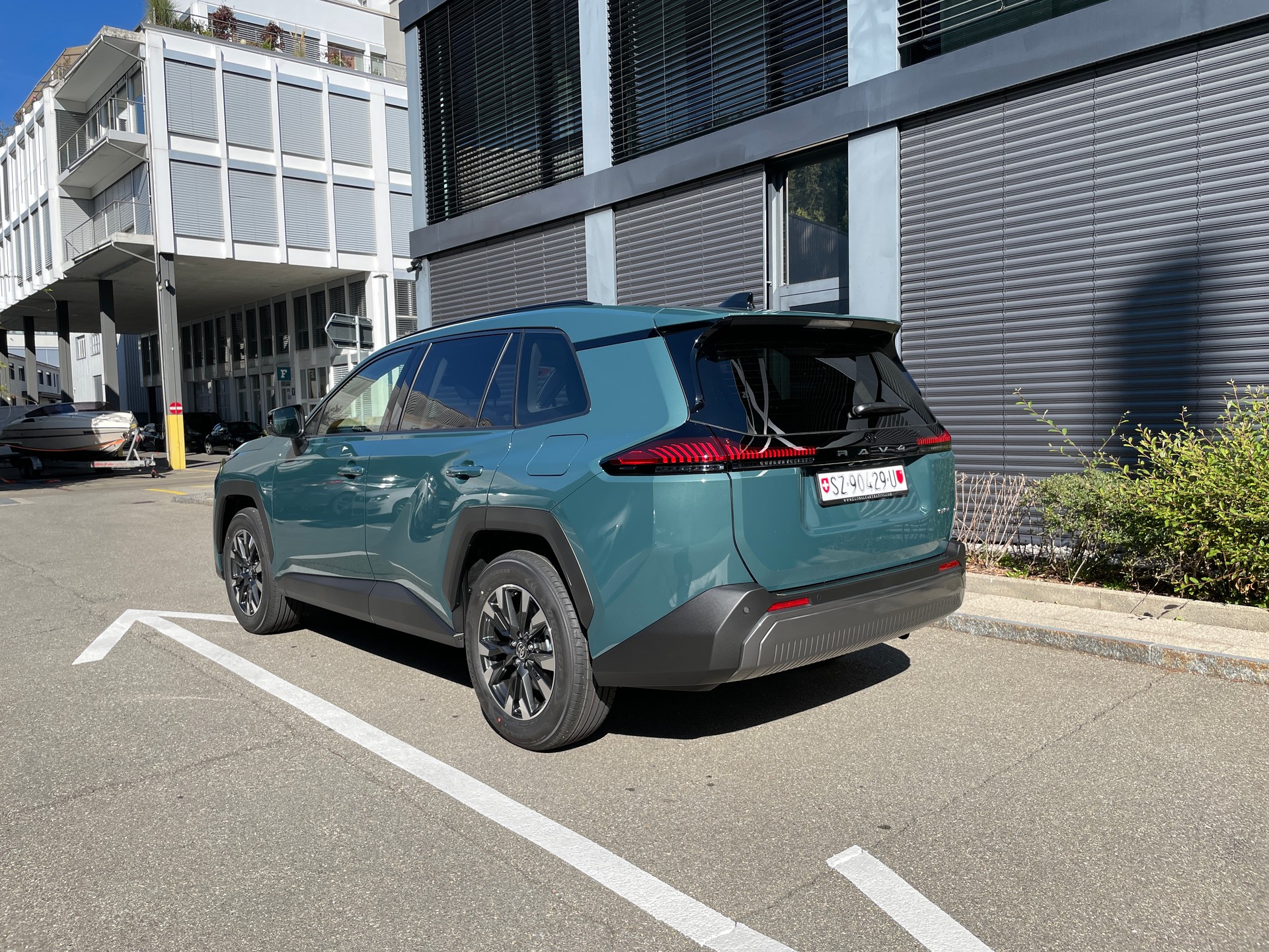 TOYOTA RAV-4 2.5 HSD Trend e-CVT AWD, MODELL 2027 mit AHK-image-2