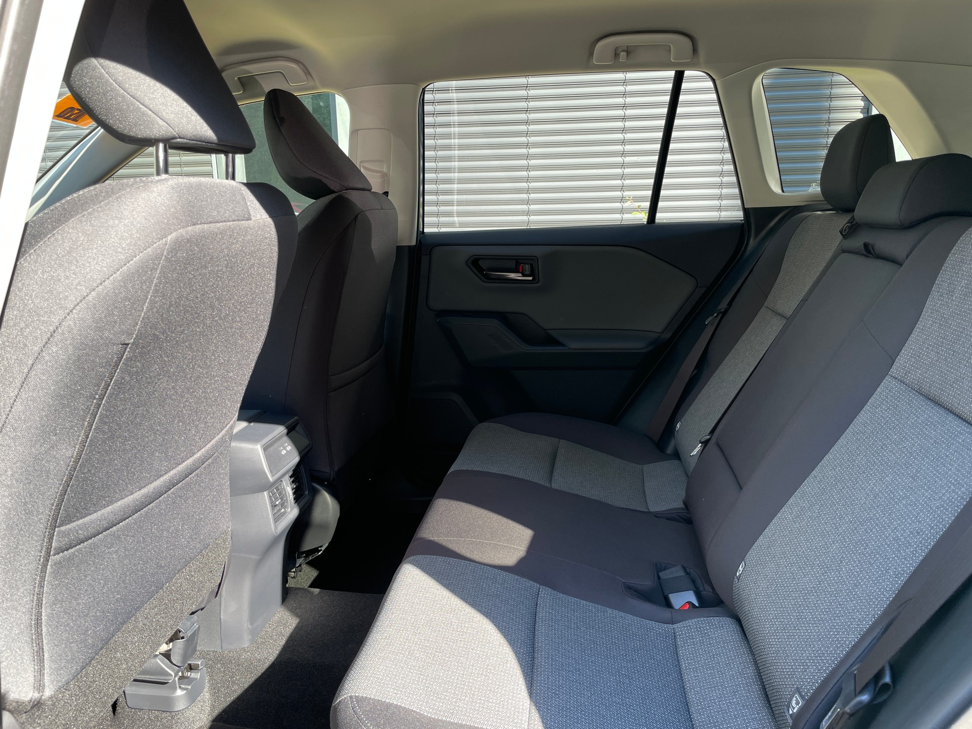 TOYOTA RAV-4 2.5 HSD Trend e-CVT AWD, MODELL 2027 mit AHK-image-16