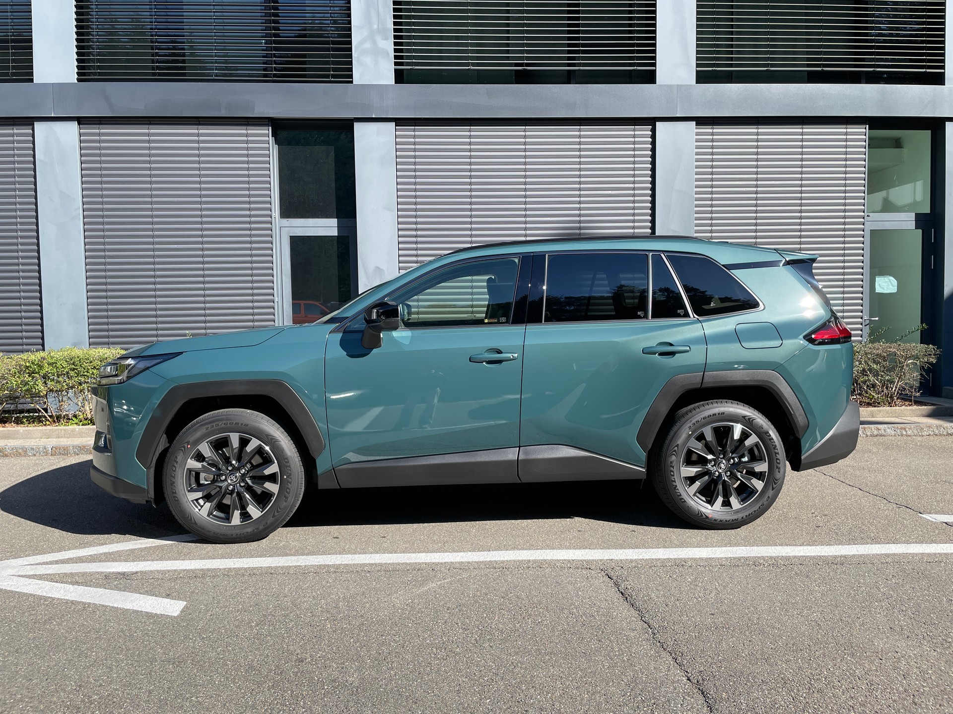 TOYOTA RAV-4 2.5 HSD Trend e-CVT AWD, MODELL 2027 mit AHK-image-1