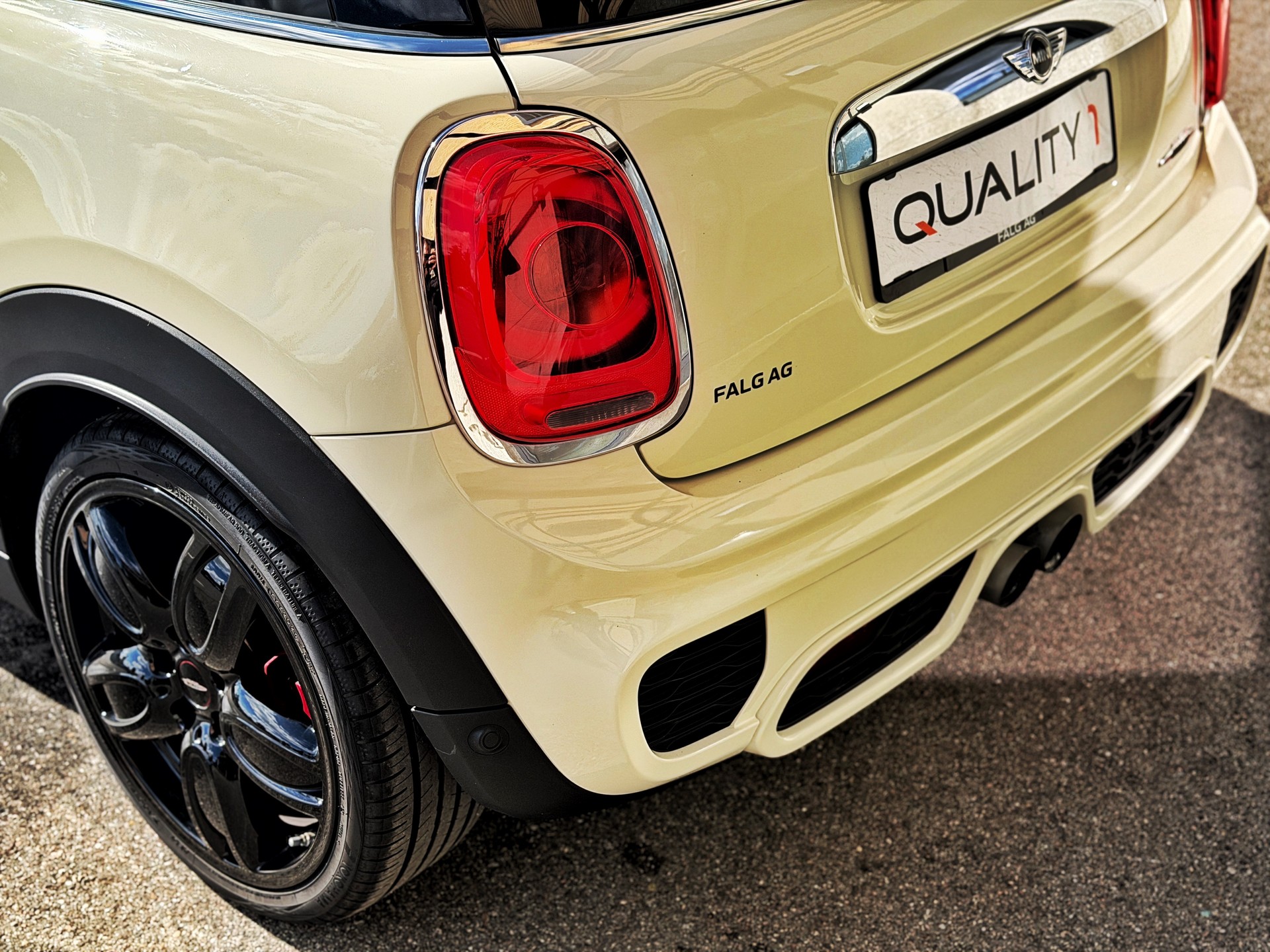 MINI Cooper John Cooper Works-image-10
