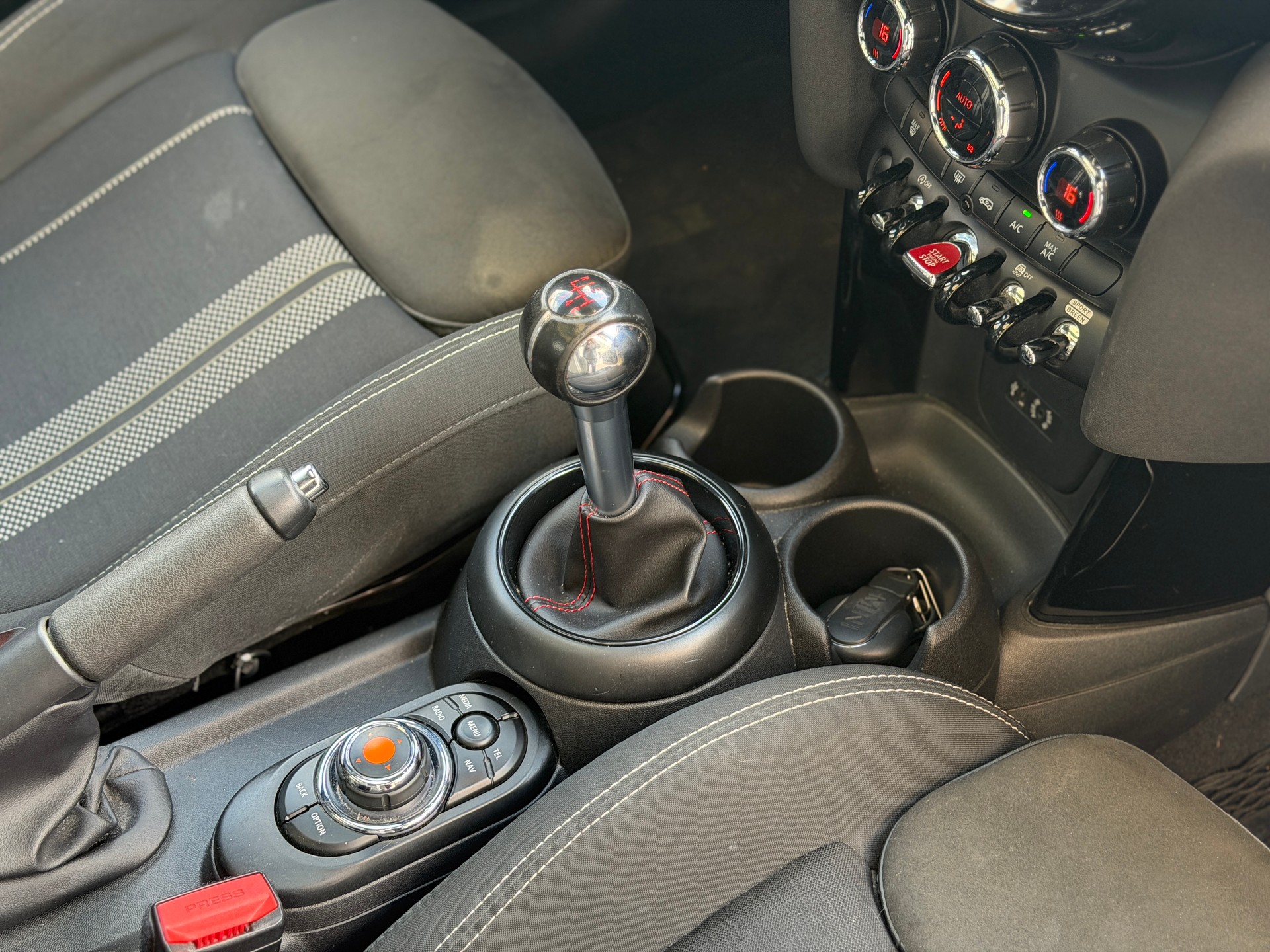 MINI Cooper John Cooper Works-image-28