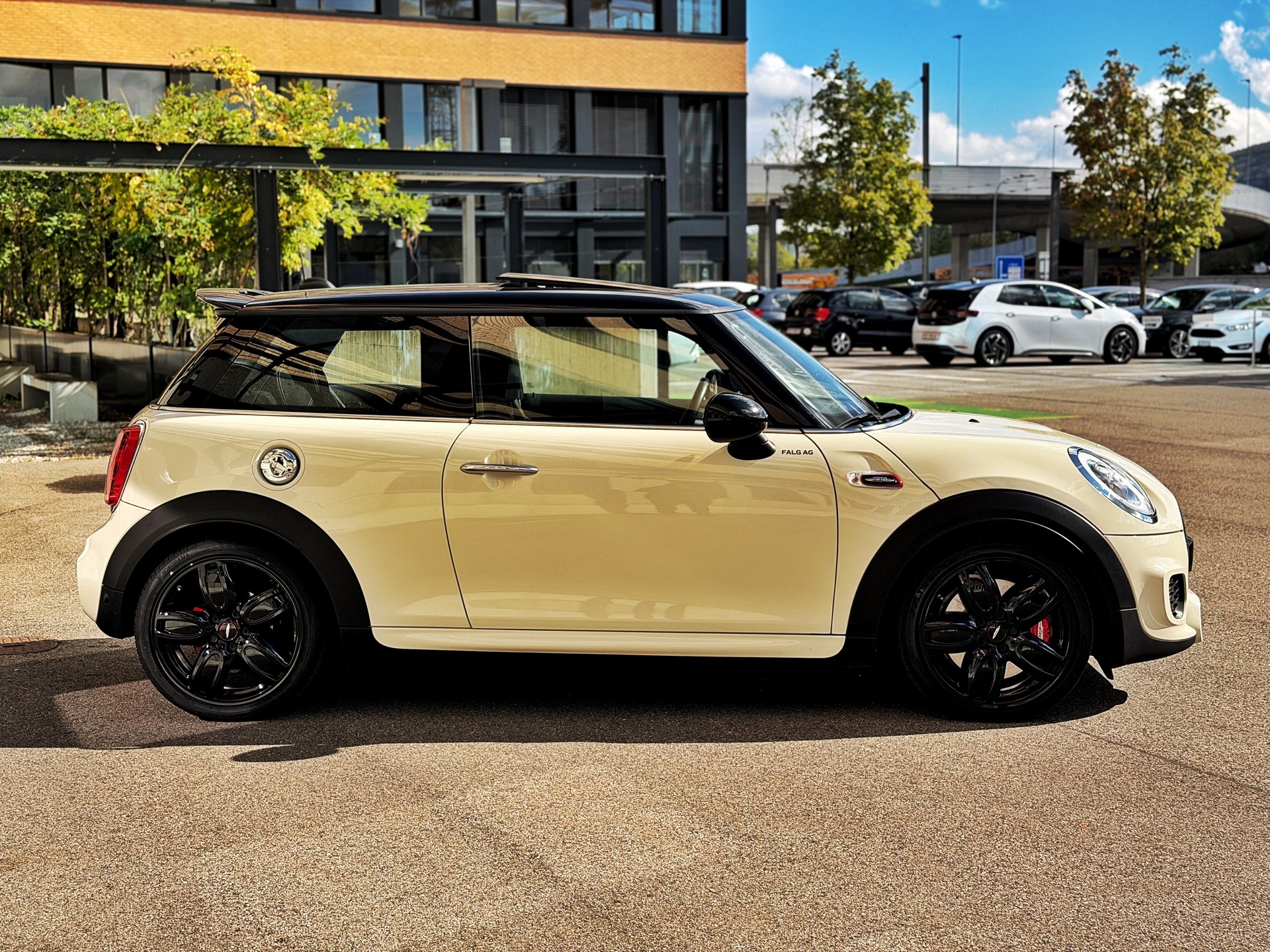 MINI Cooper John Cooper Works-image-4