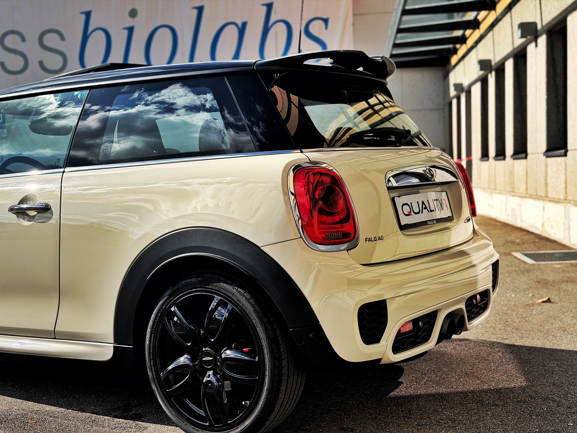 MINI Cooper John Cooper Works-image-11