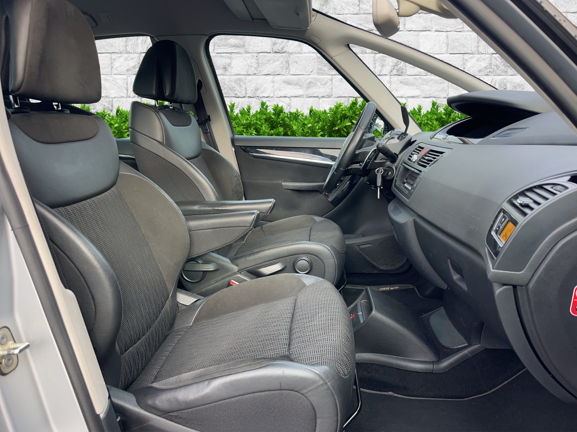 CITROEN C4 Picasso 2.0 HDI Exclusive Automatic-image-8