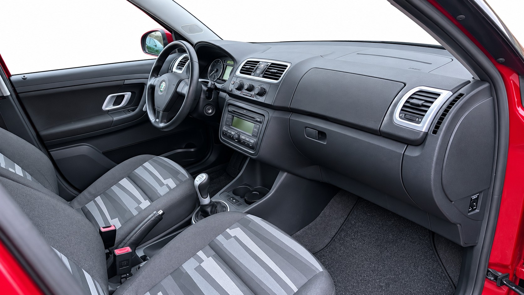 SKODA Fabia 1.9 TDI Frisch ab MFK & Service | 8-fach bereift | Klima | AUX-image-8