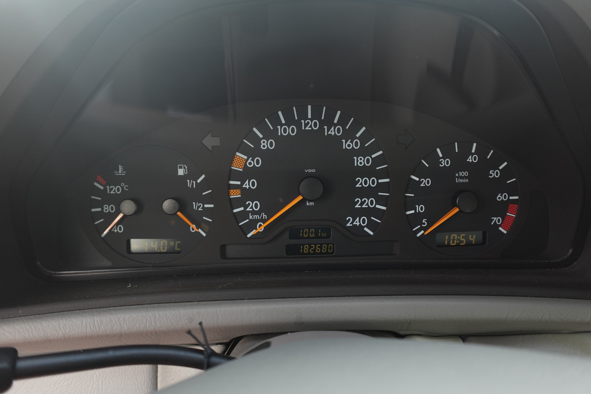 MERCEDES-BENZ CLK 200 Sport-image-10