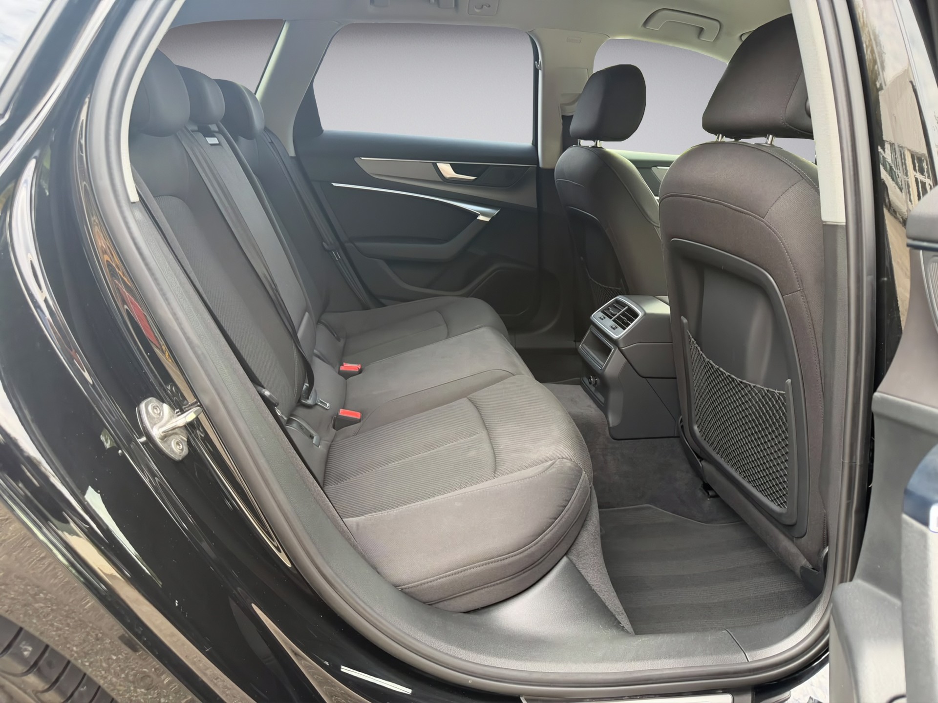 AUDI A6 Avant 40 TDI Sport S-tronic-image-12