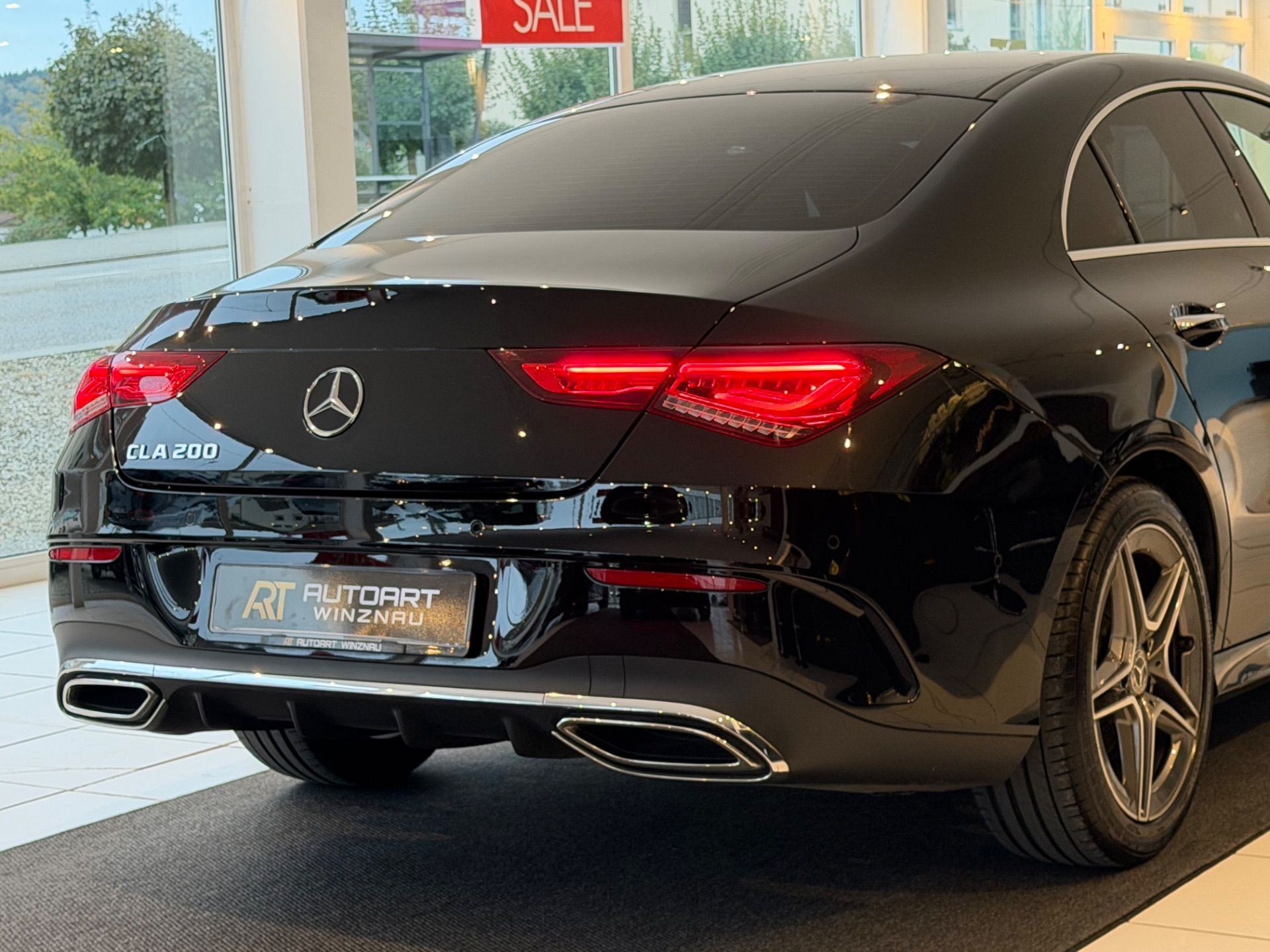 MERCEDES-BENZ CLA 200 AMG Line 7G-DCT-image-6