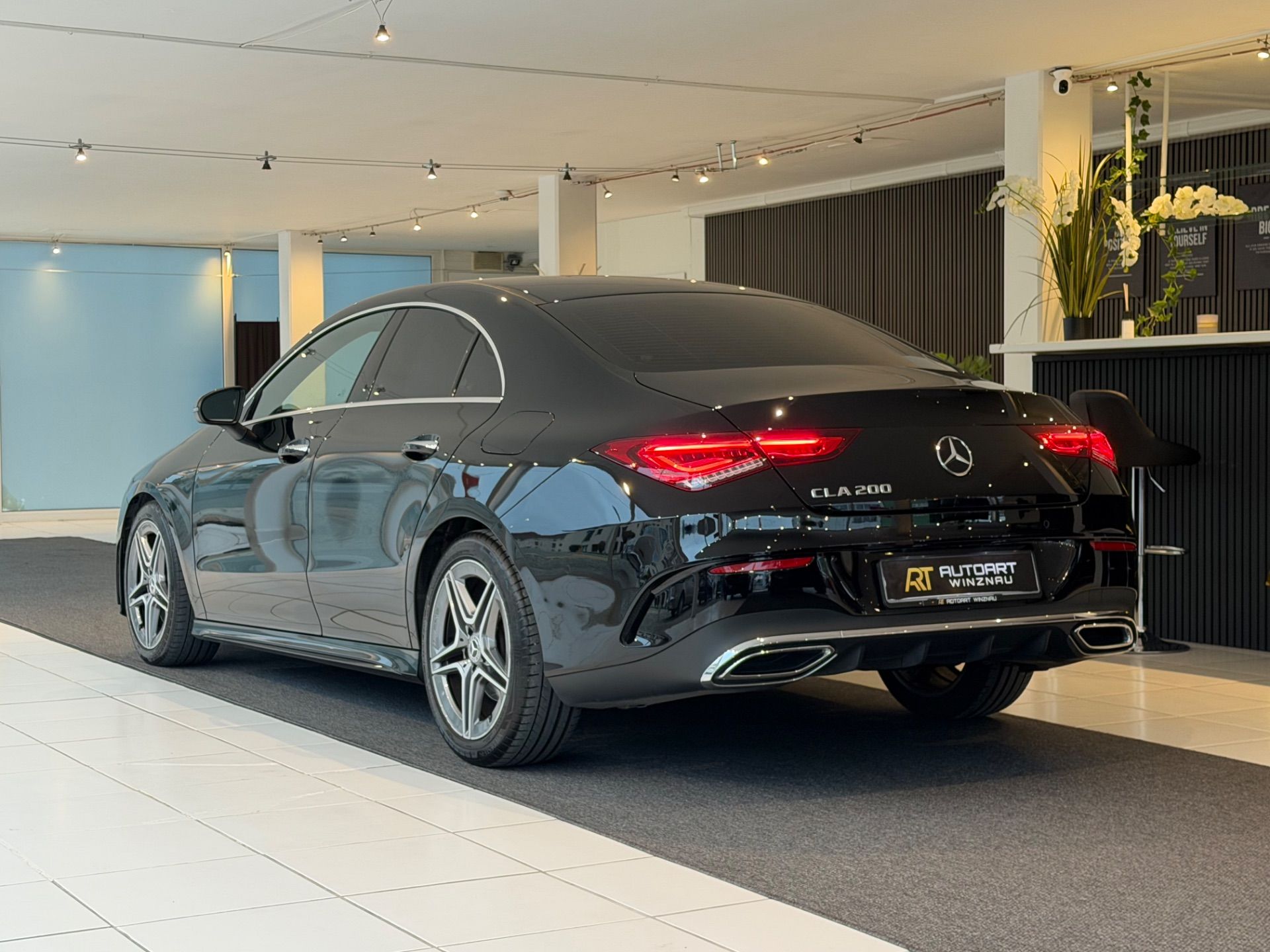 MERCEDES-BENZ CLA 200 AMG Line 7G-DCT-image-7
