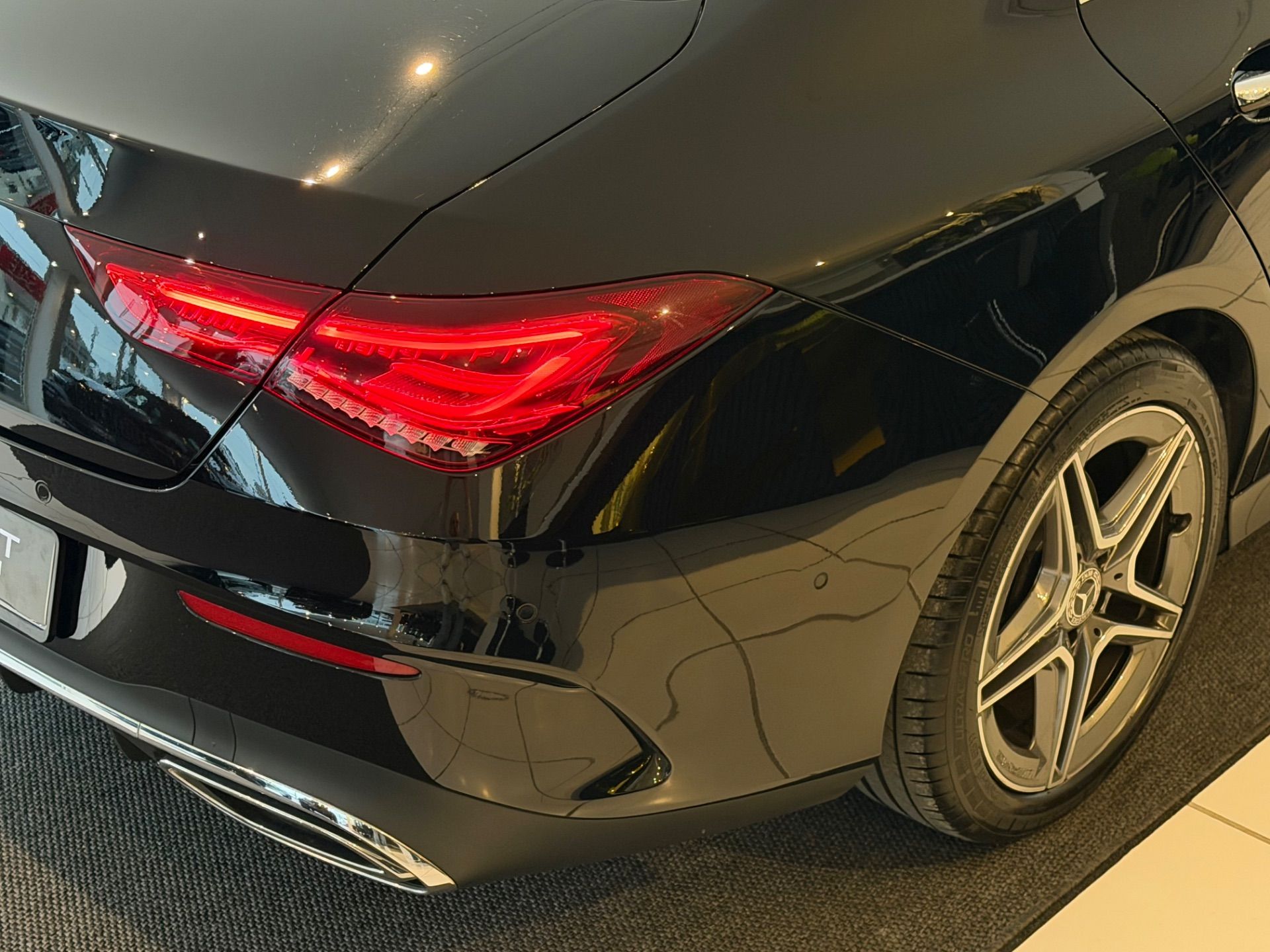 MERCEDES-BENZ CLA 200 AMG Line 7G-DCT-image-25