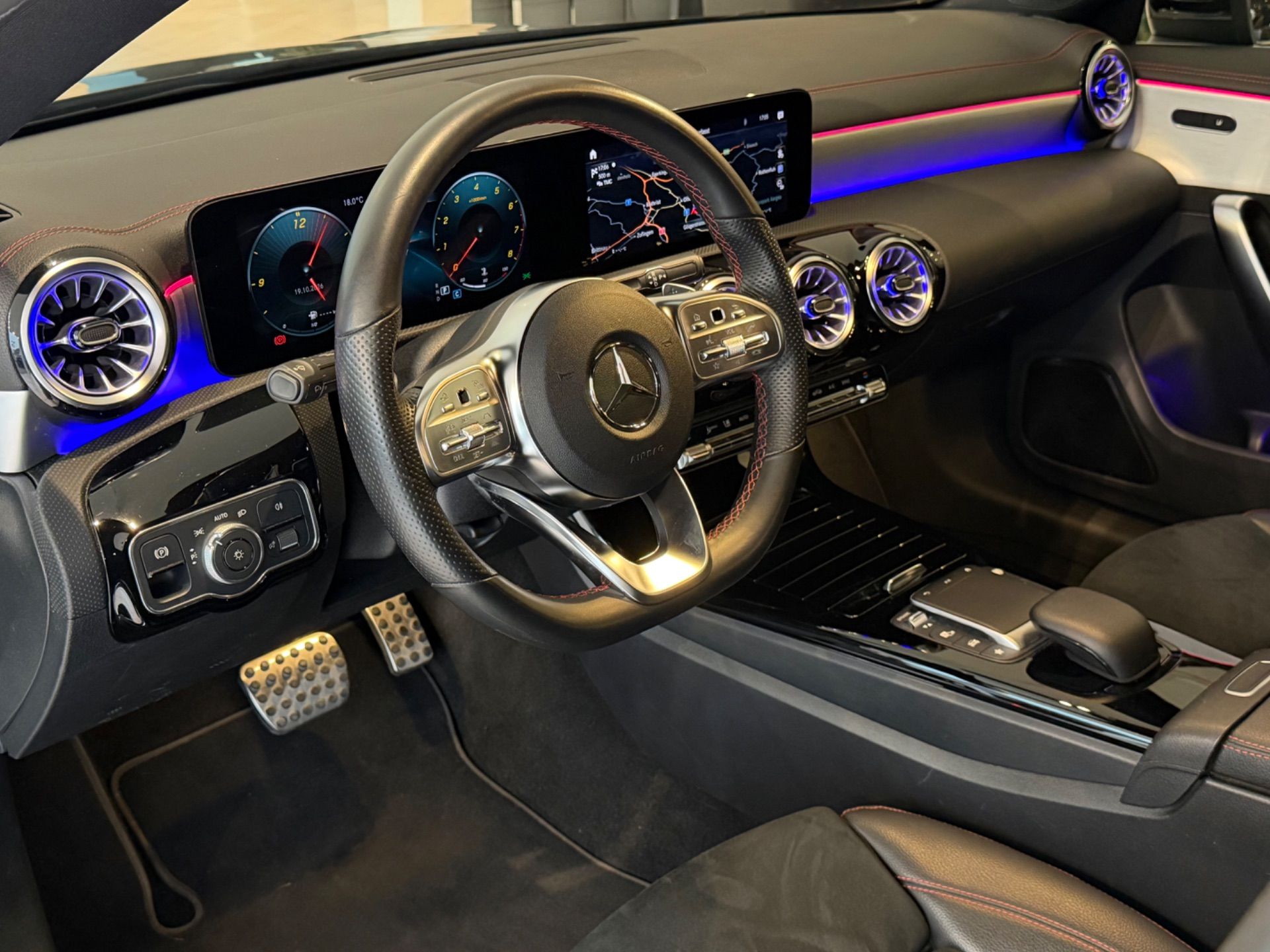 MERCEDES-BENZ CLA 200 AMG Line 7G-DCT-image-12