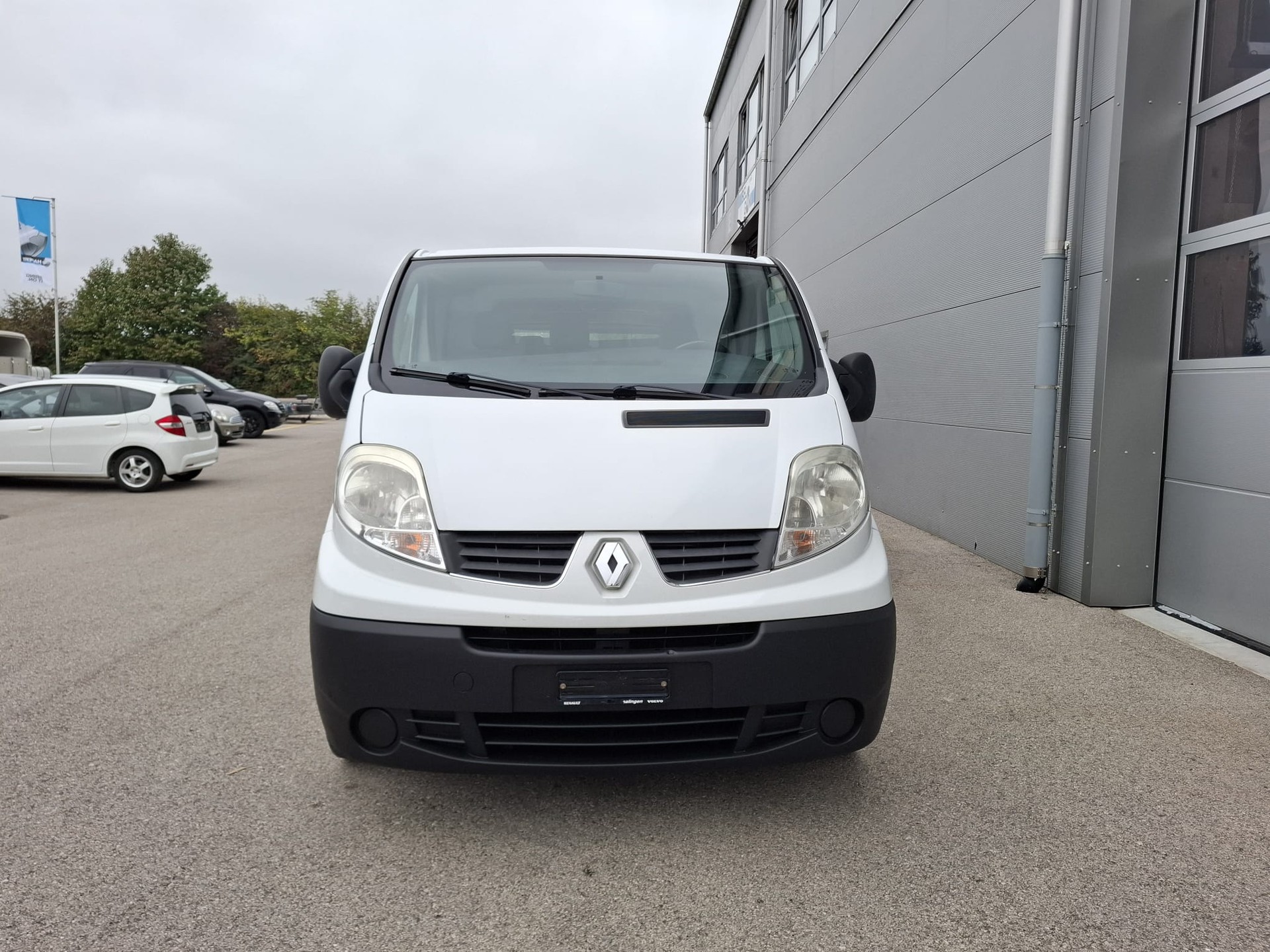 RENAULT Trafic T29 2.0 dCi 115-image-2