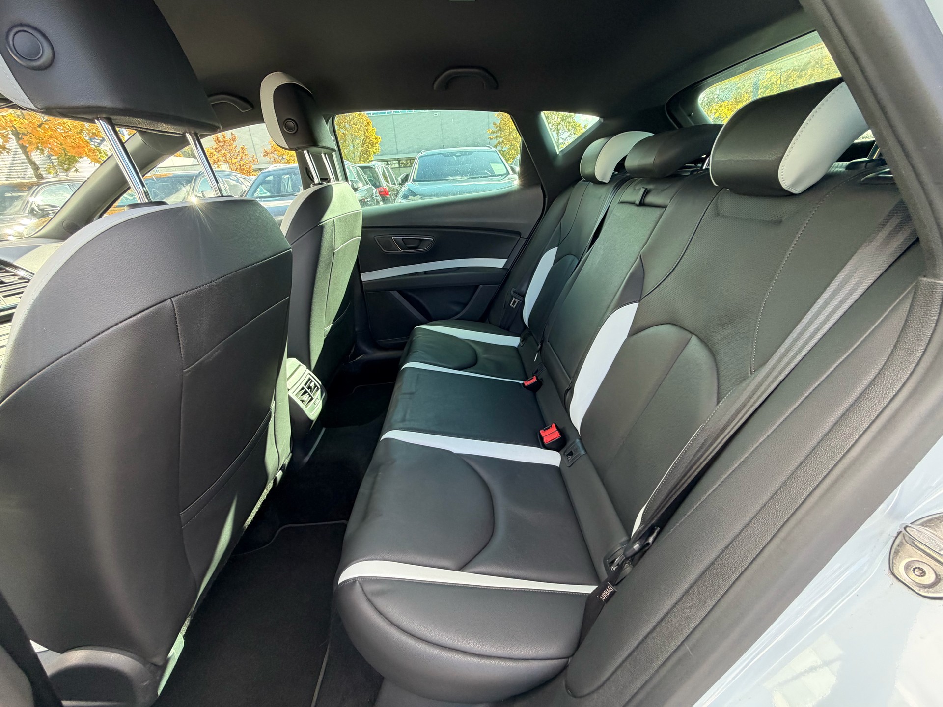 SEAT Leon 2.0 TSI Cupra 290 DSG-image-10