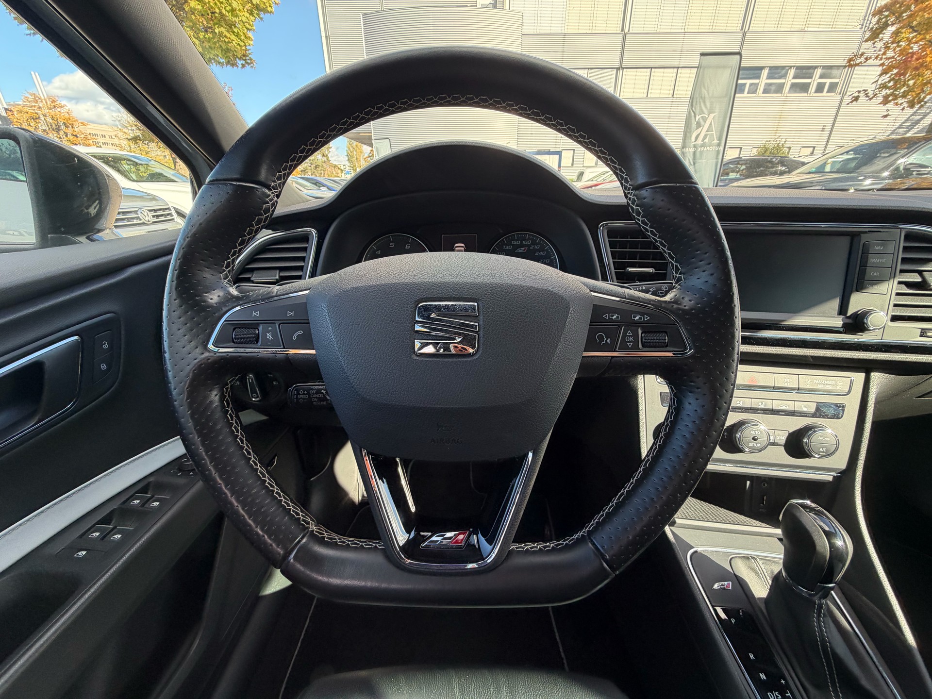 SEAT Leon 2.0 TSI Cupra 290 DSG-image-12