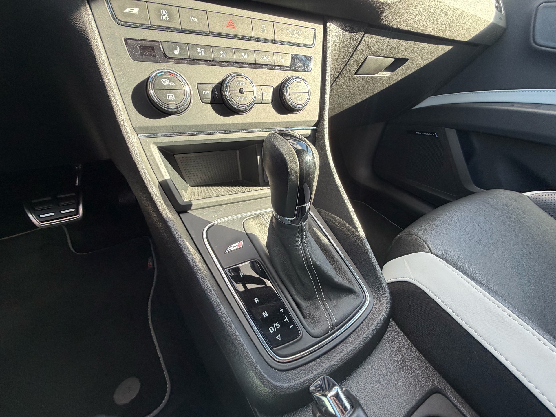SEAT Leon 2.0 TSI Cupra 290 DSG-image-13