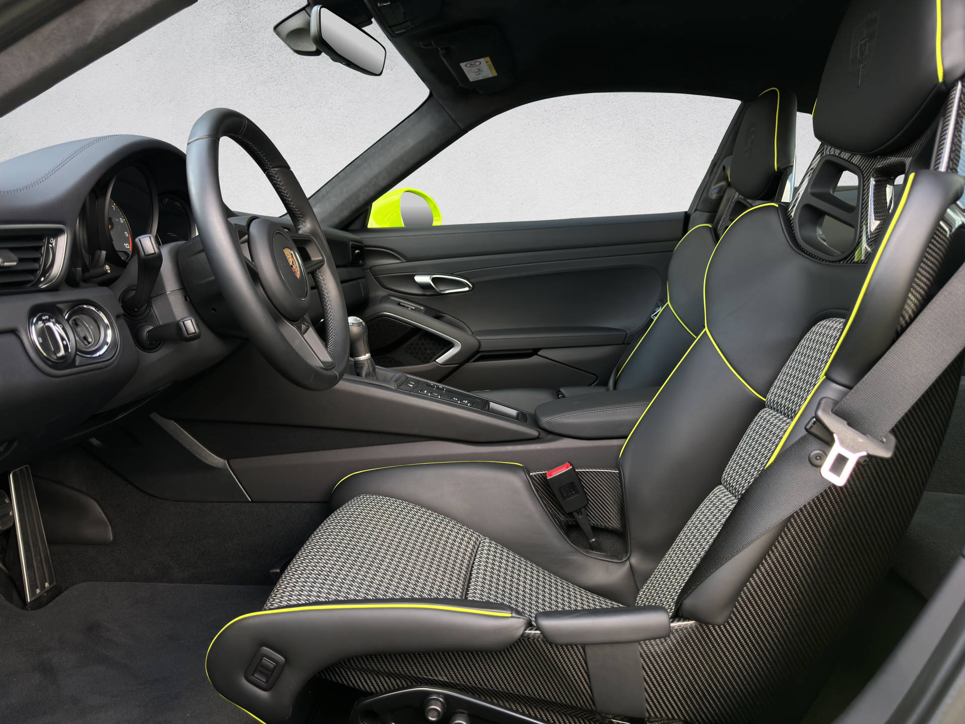 PORSCHE 911 GT3 Touring-image-6