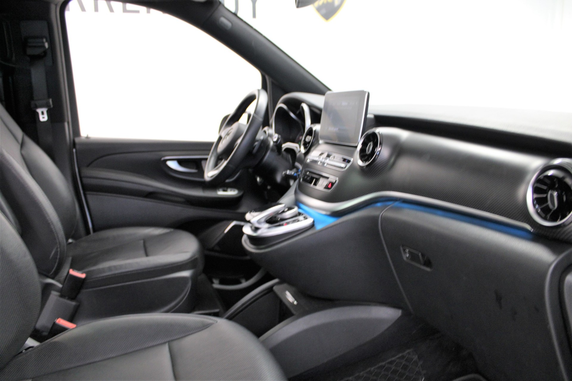 MERCEDES-BENZ V 300 d lang 9G-Tronic-image-6
