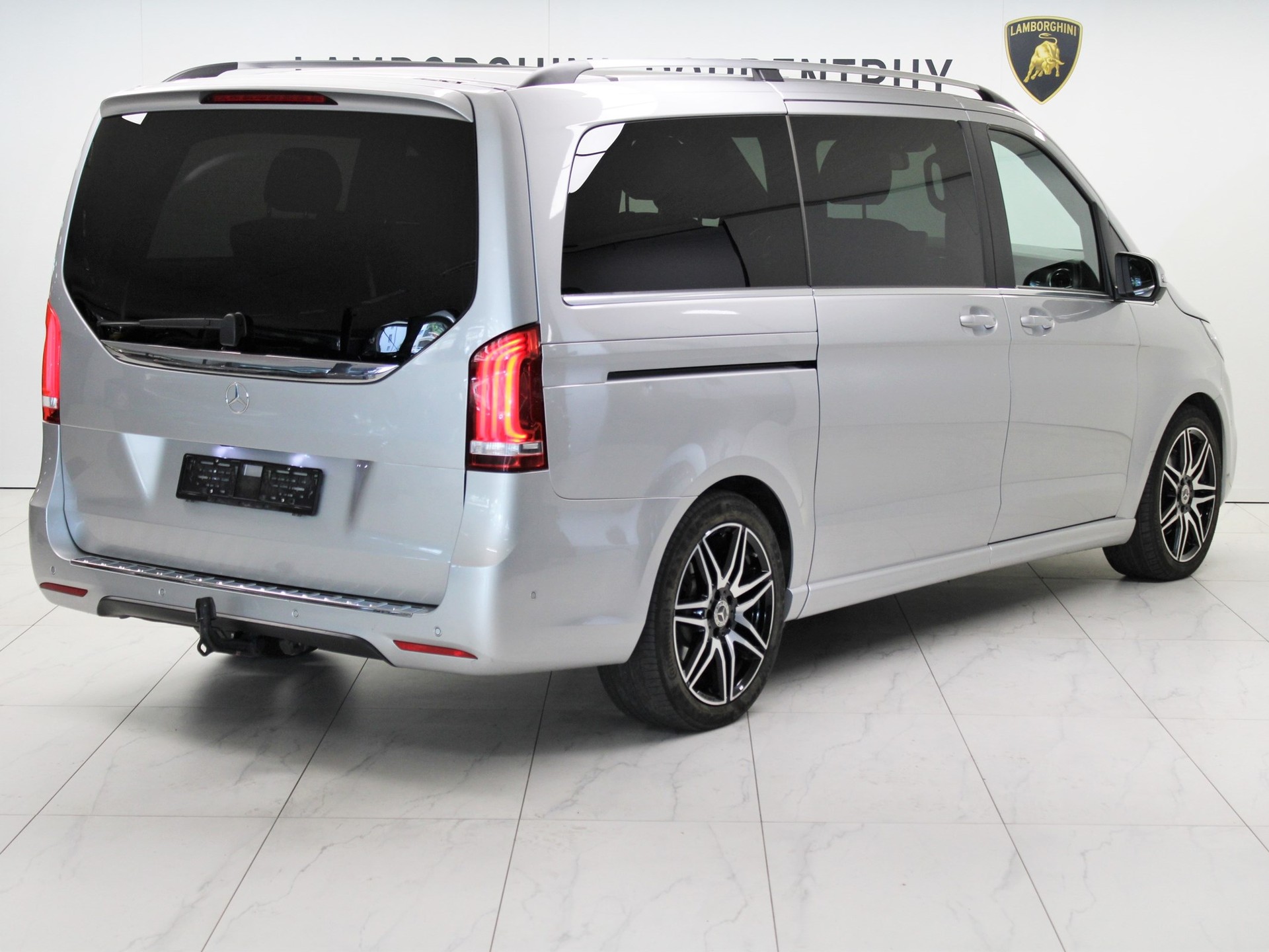 MERCEDES-BENZ V 300 d lang 9G-Tronic-image-2