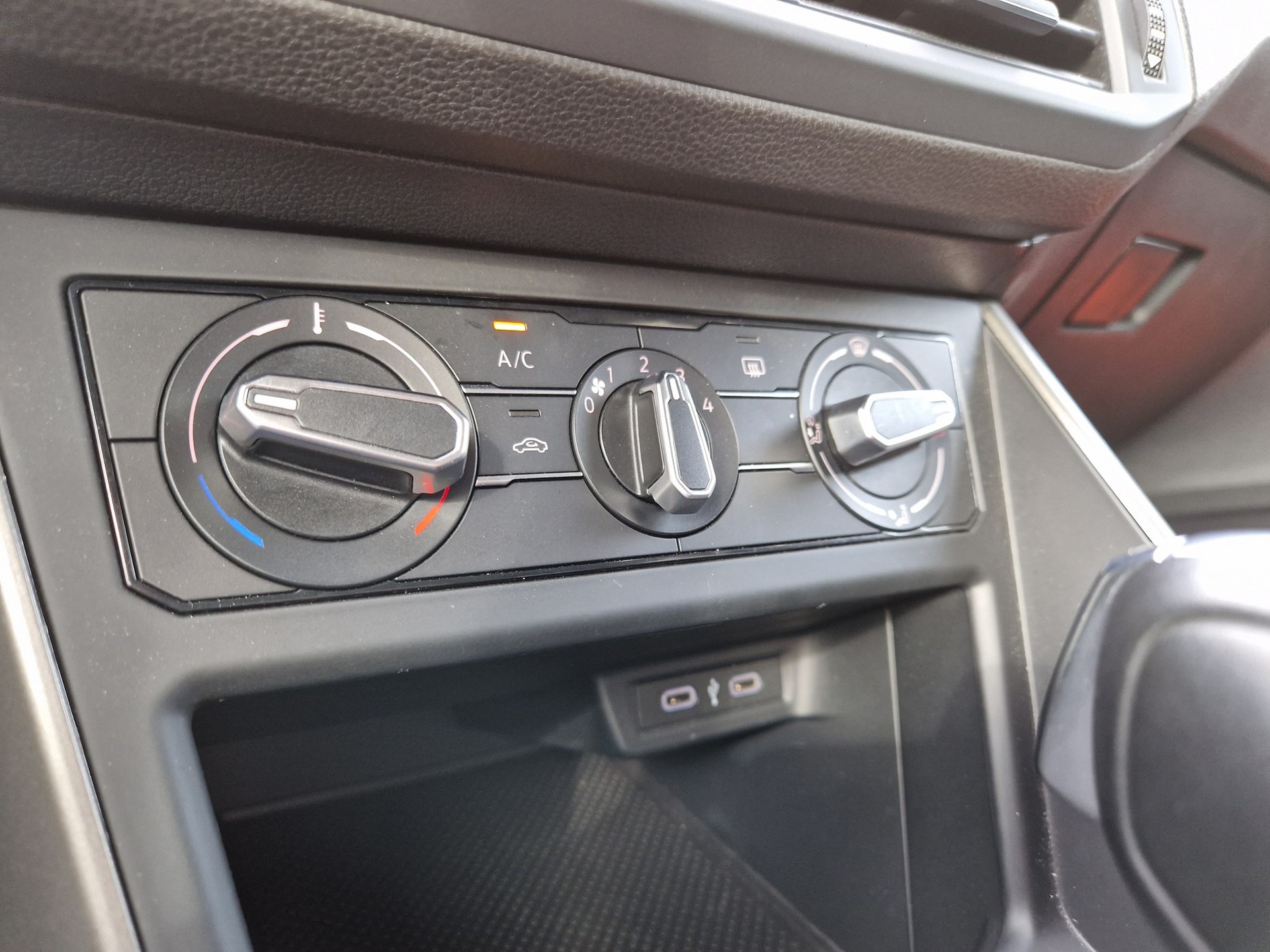 VW Polo 1.0 TSI BMT Comfortline DSG-image-10