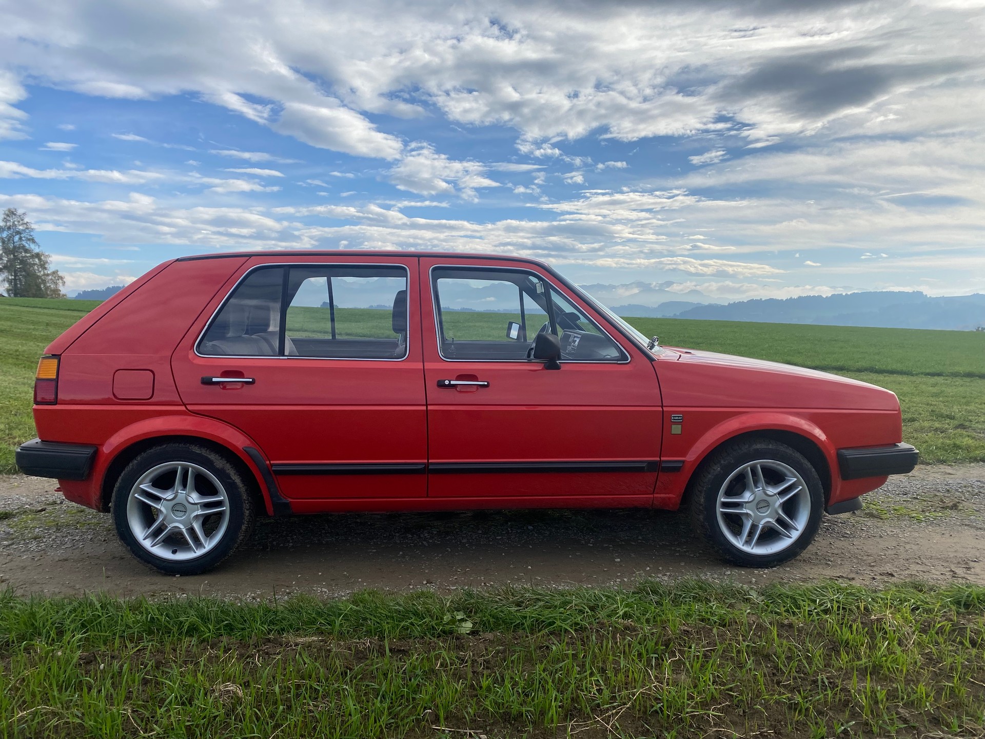 VW Golf 1800 "Carat" Aut. neu als Veteran geprüft-image-3