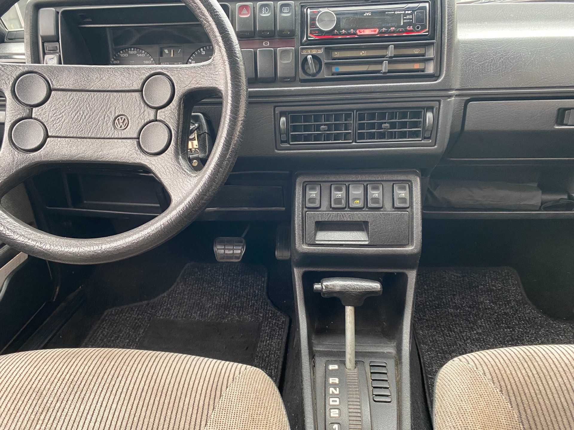 VW Golf 1800 "Carat" Automat Veteran geprüft-image-12