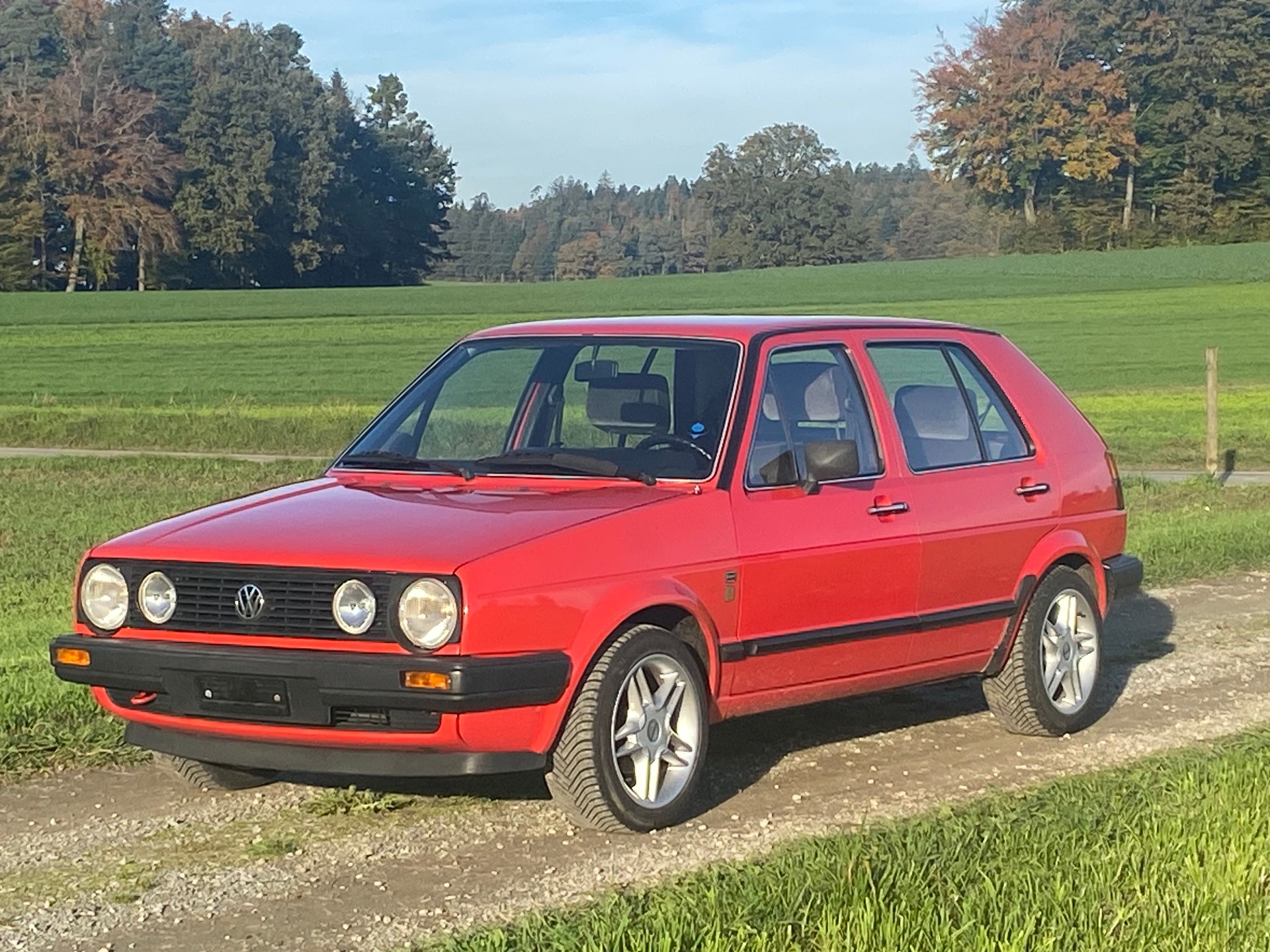 VW Golf 1800 "Carat" Aut. neu als Veteran geprüft-image-3