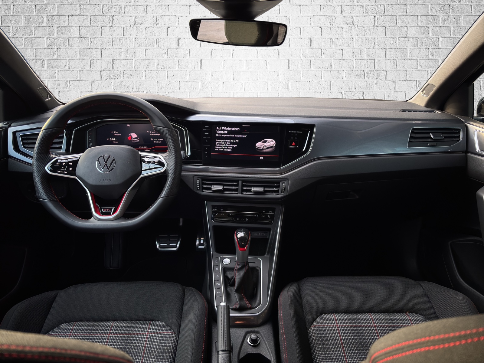 VW Polo 2.0 TSI GTI Edition 25 DSG-image-11