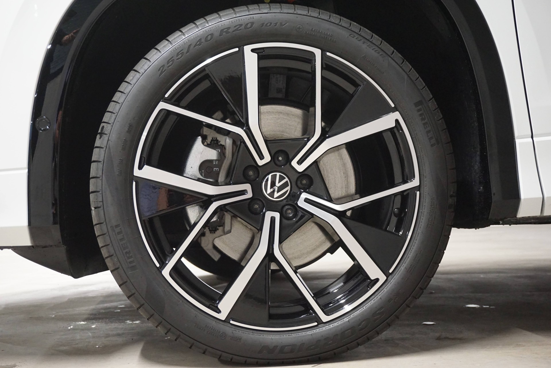 VW Tayron 2.0 TDI SCR R-Line 4Motion DSG-image-16