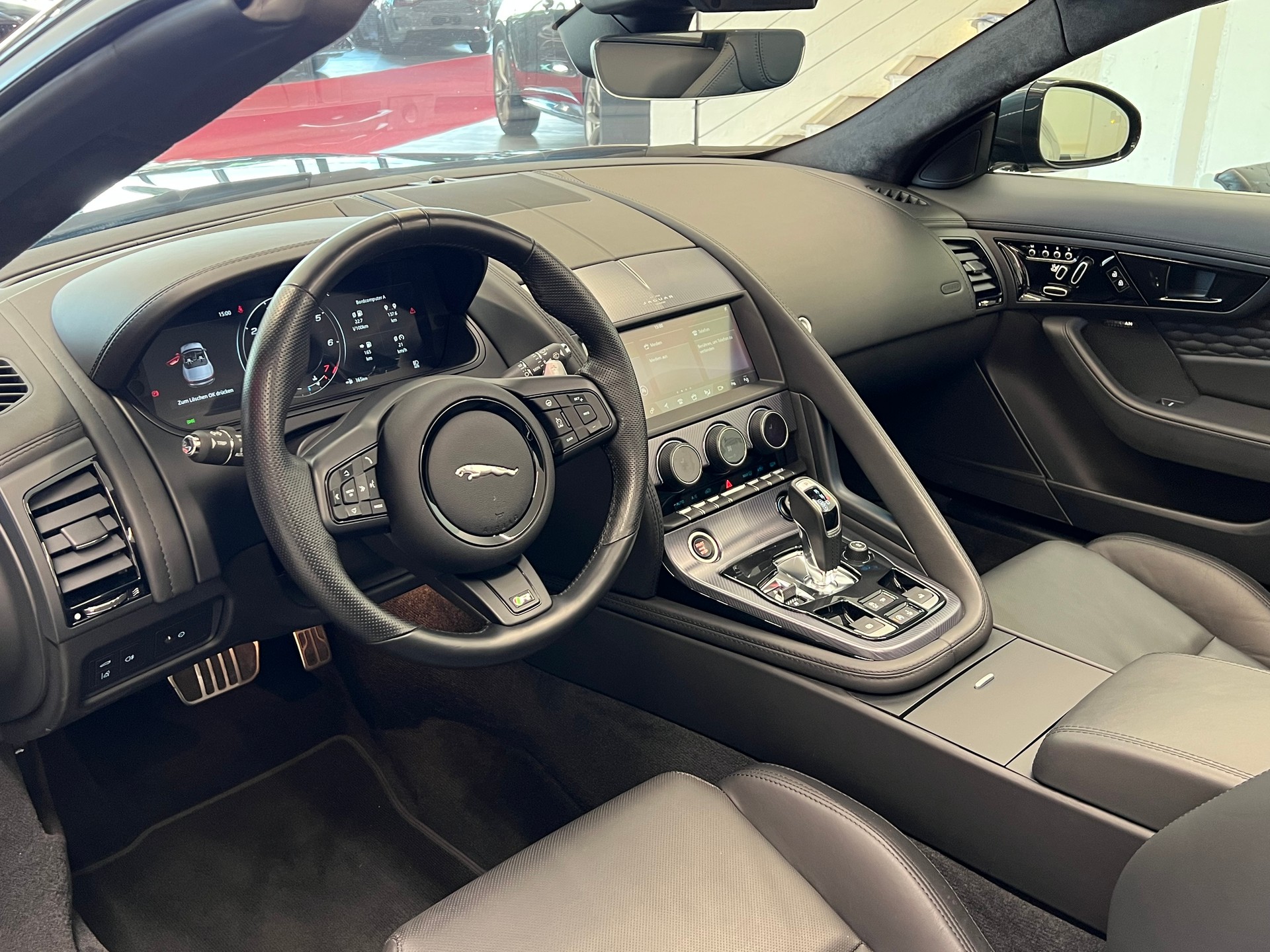 JAGUAR F-Type Convertible 5.0 V8 R75 AWD Automatik-image-13