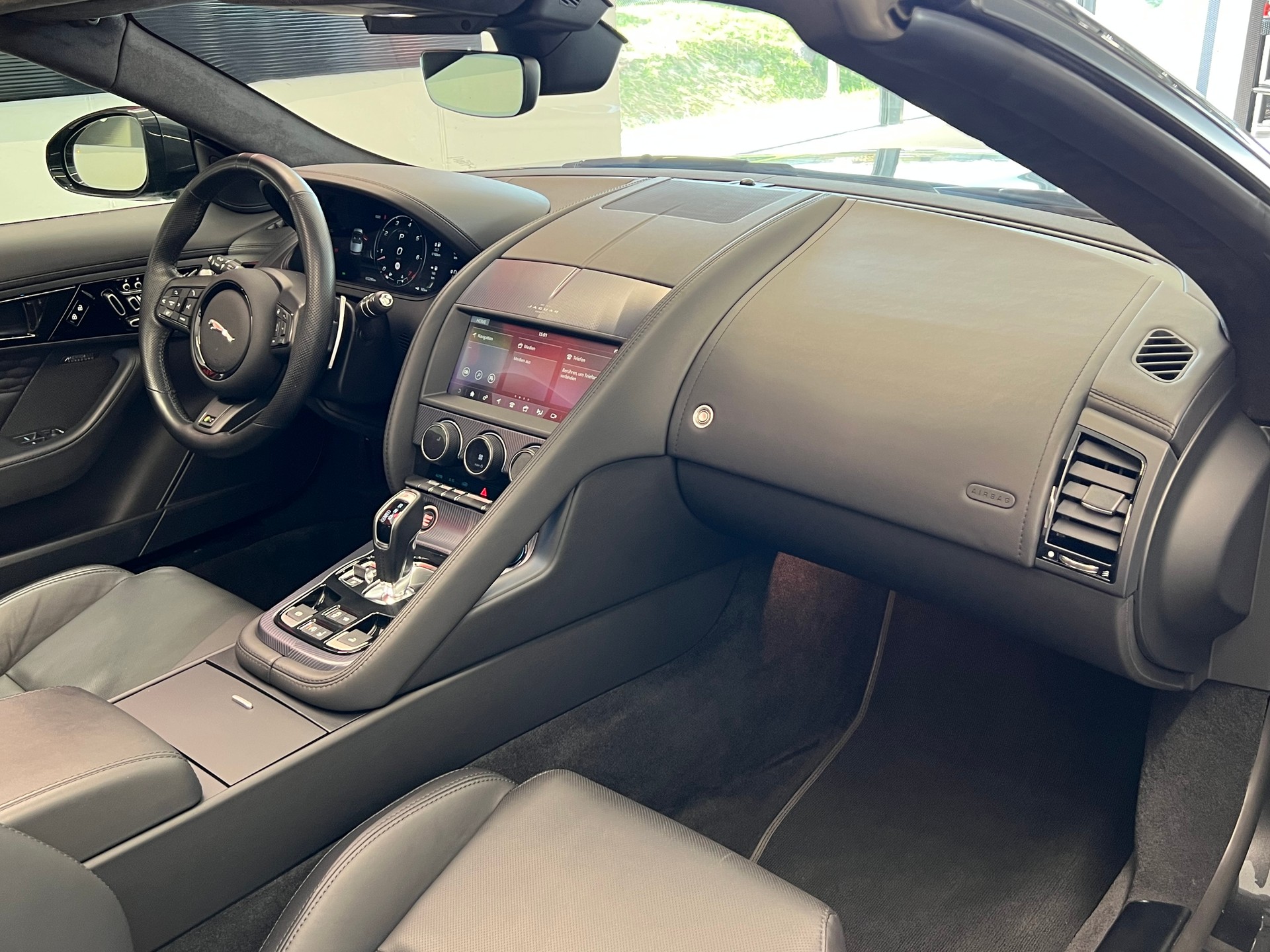 JAGUAR F-Type Convertible 5.0 V8 R75 AWD Automatik-image-16