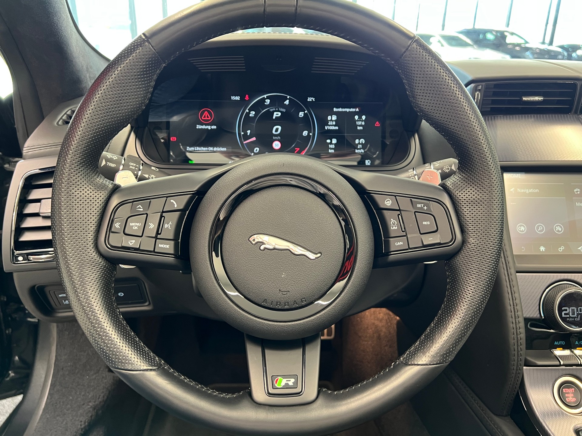 JAGUAR F-Type Convertible 5.0 V8 R75 AWD Automatik-image-23