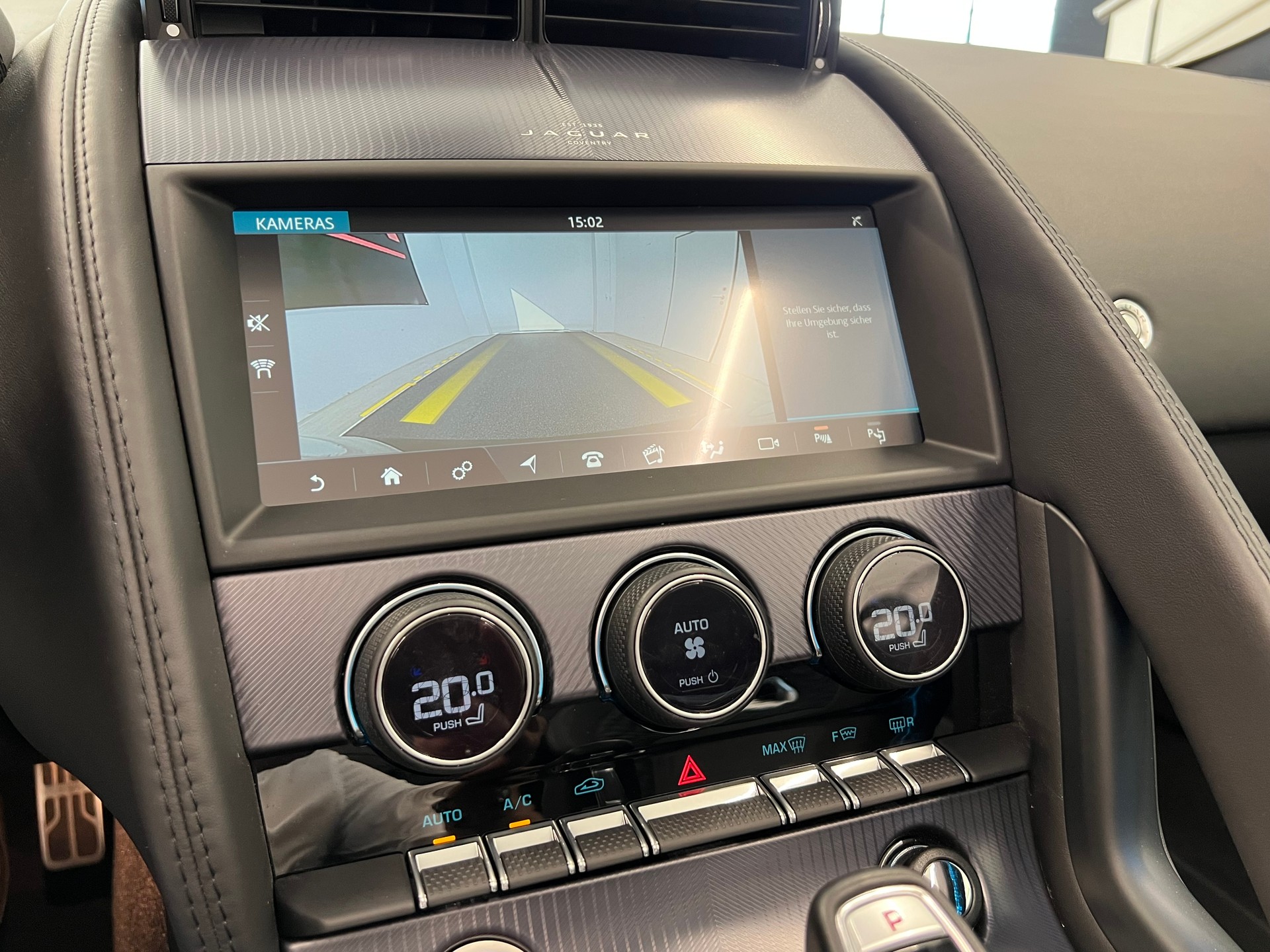 JAGUAR F-Type Convertible 5.0 V8 R75 AWD Automatik-image-26