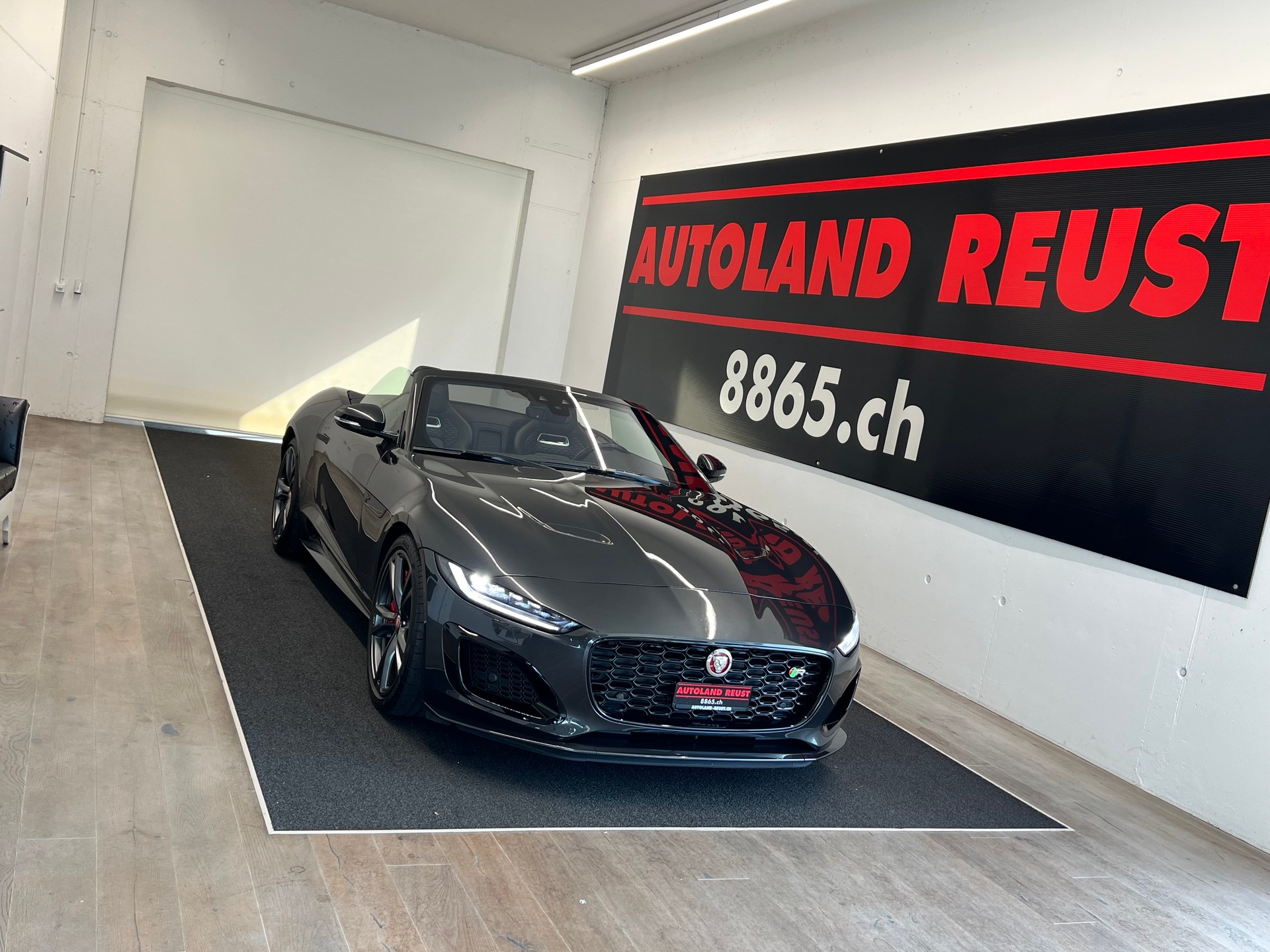 JAGUAR F-Type Convertible 5.0 V8 R75 AWD Automatik-image-1