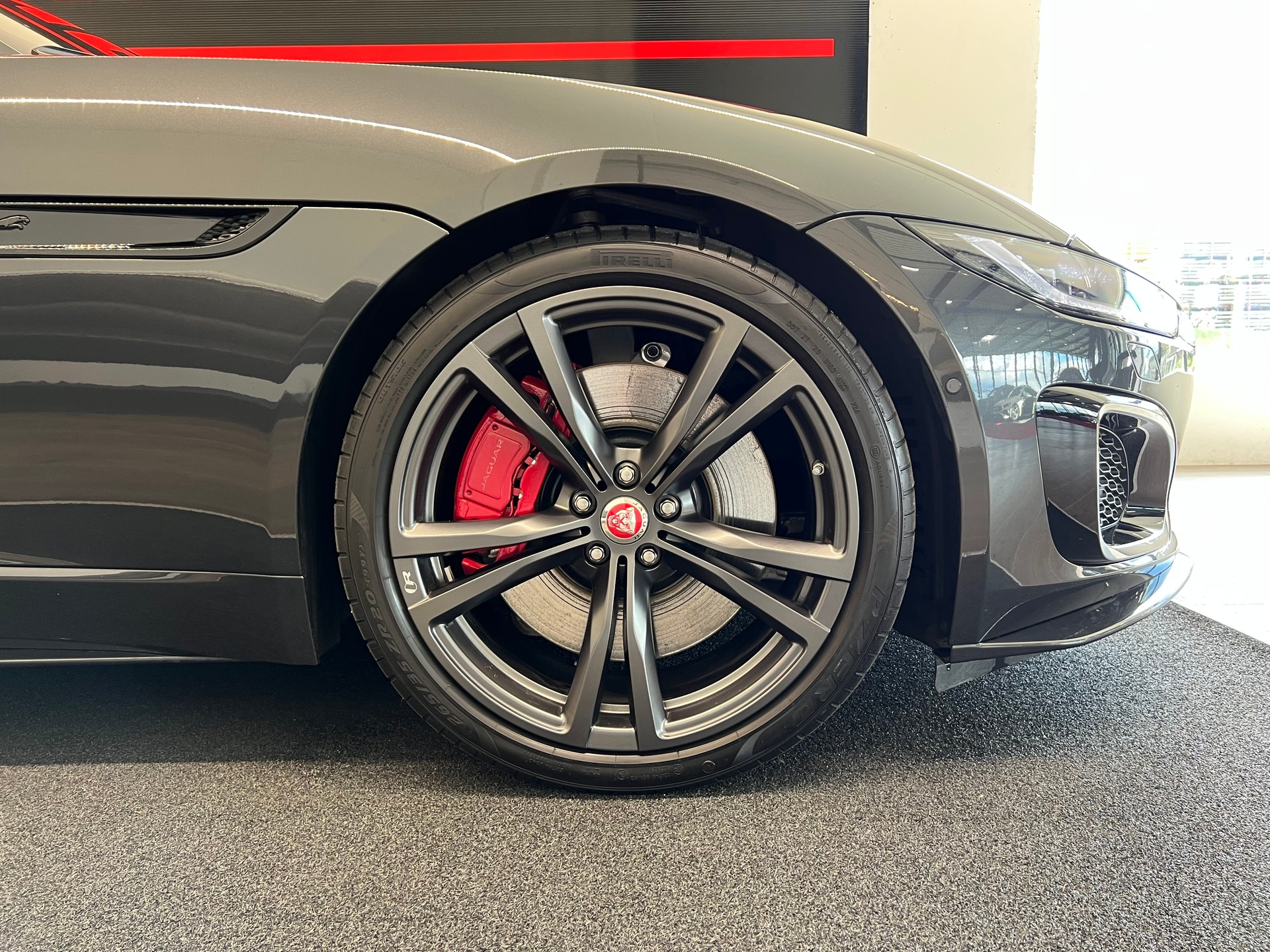 JAGUAR F-Type Convertible 5.0 V8 R75 AWD Automatik-image-7