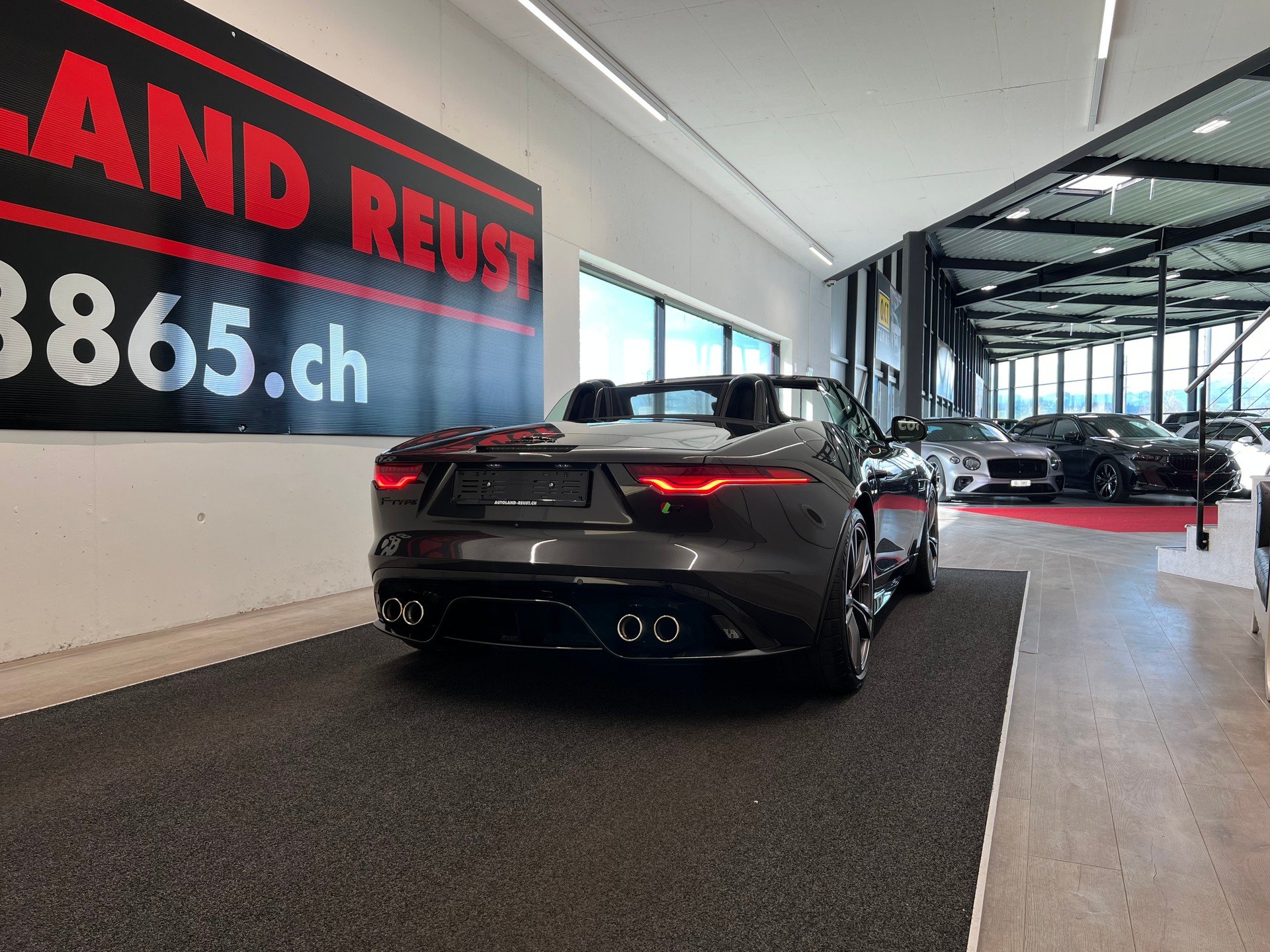 JAGUAR F-Type Convertible 5.0 V8 R75 AWD Automatik-image-8