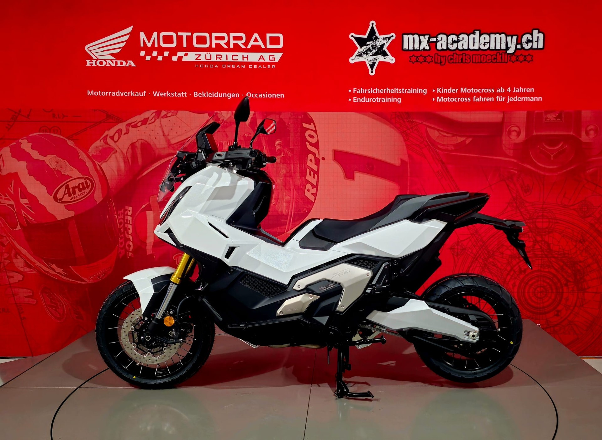 HONDA X-ADV 750 **Neufahrzeug**-showroom-element-1