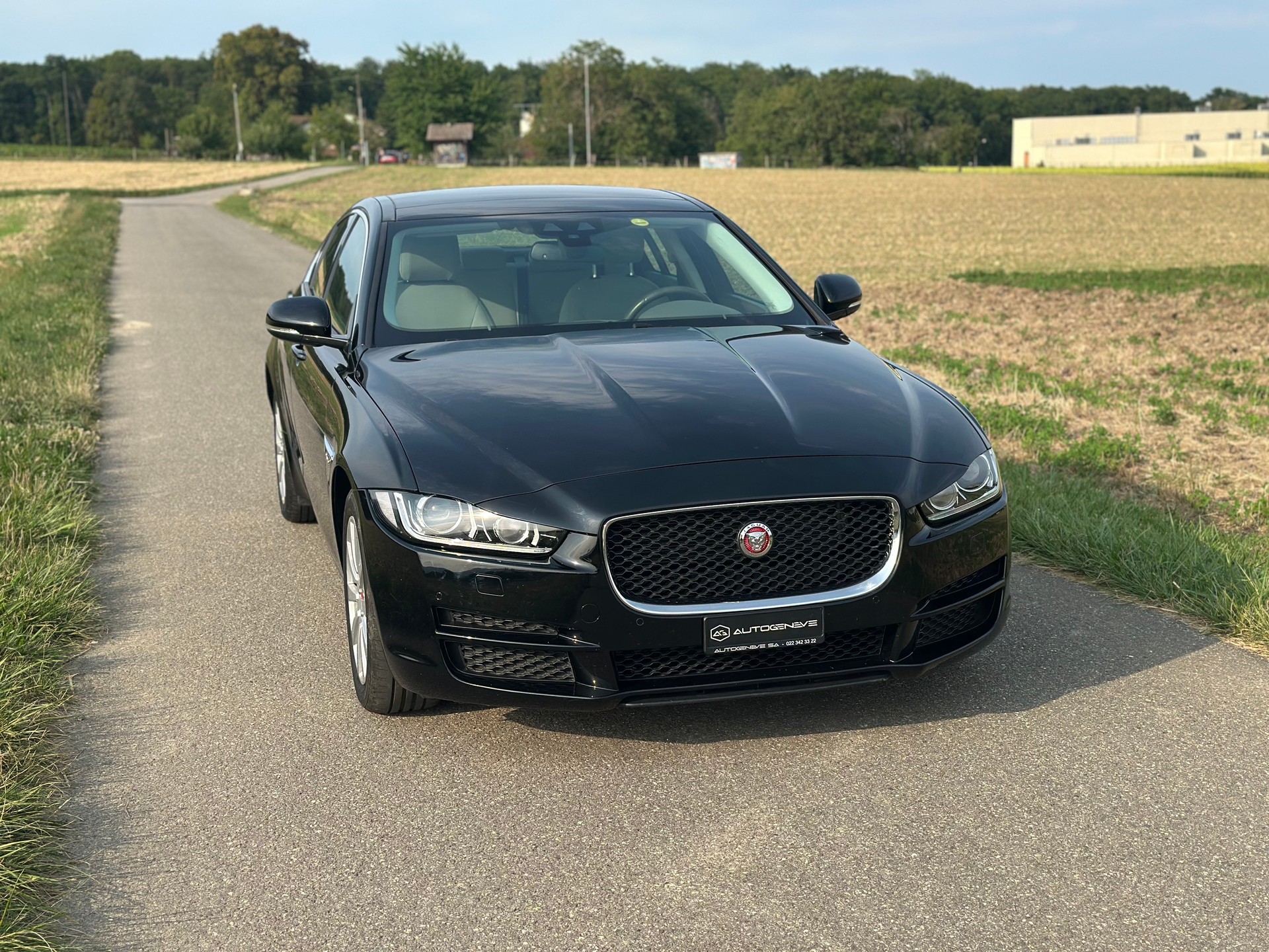 JAGUAR XE 20d Prestige Automat-image-1