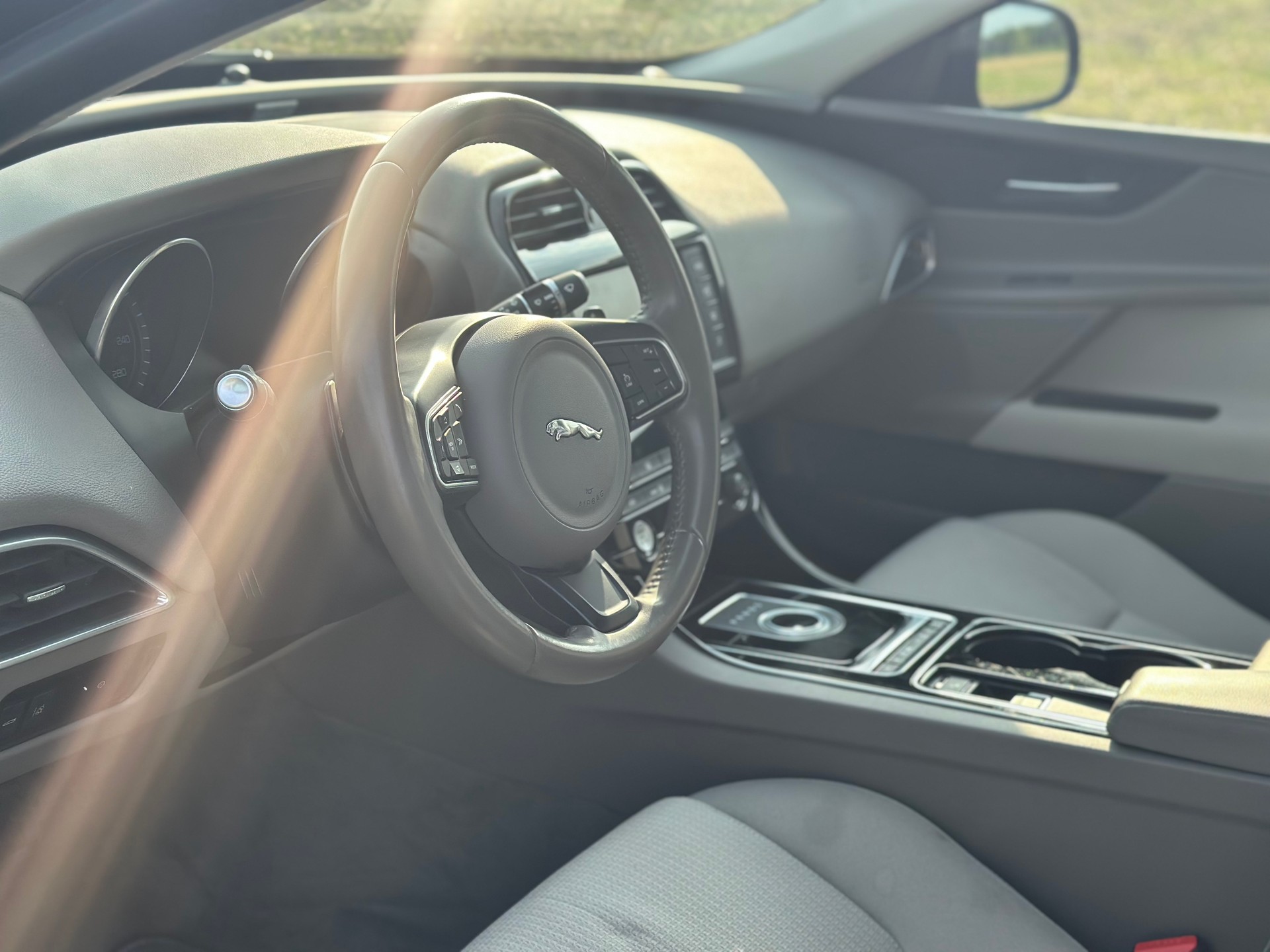 JAGUAR XE 20d Prestige Automat-image-11
