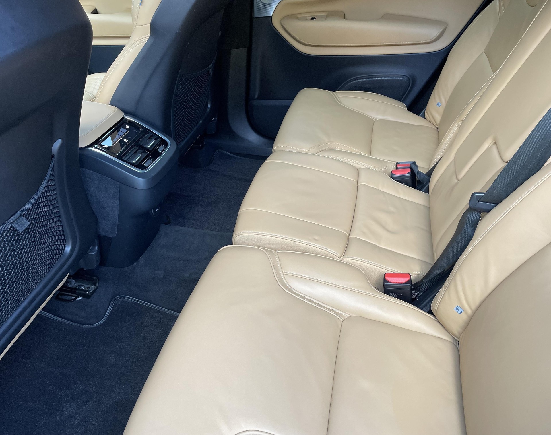 VOLVO XC90 2.0 B6 MH Ultimate Bright-image-3