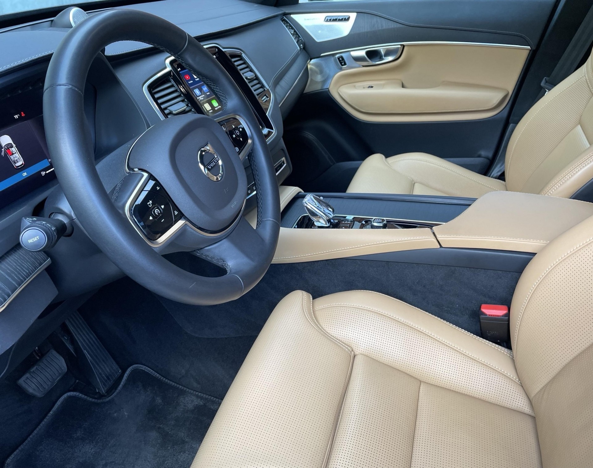 VOLVO XC90 2.0 B6 MH Ultimate Bright-image-2